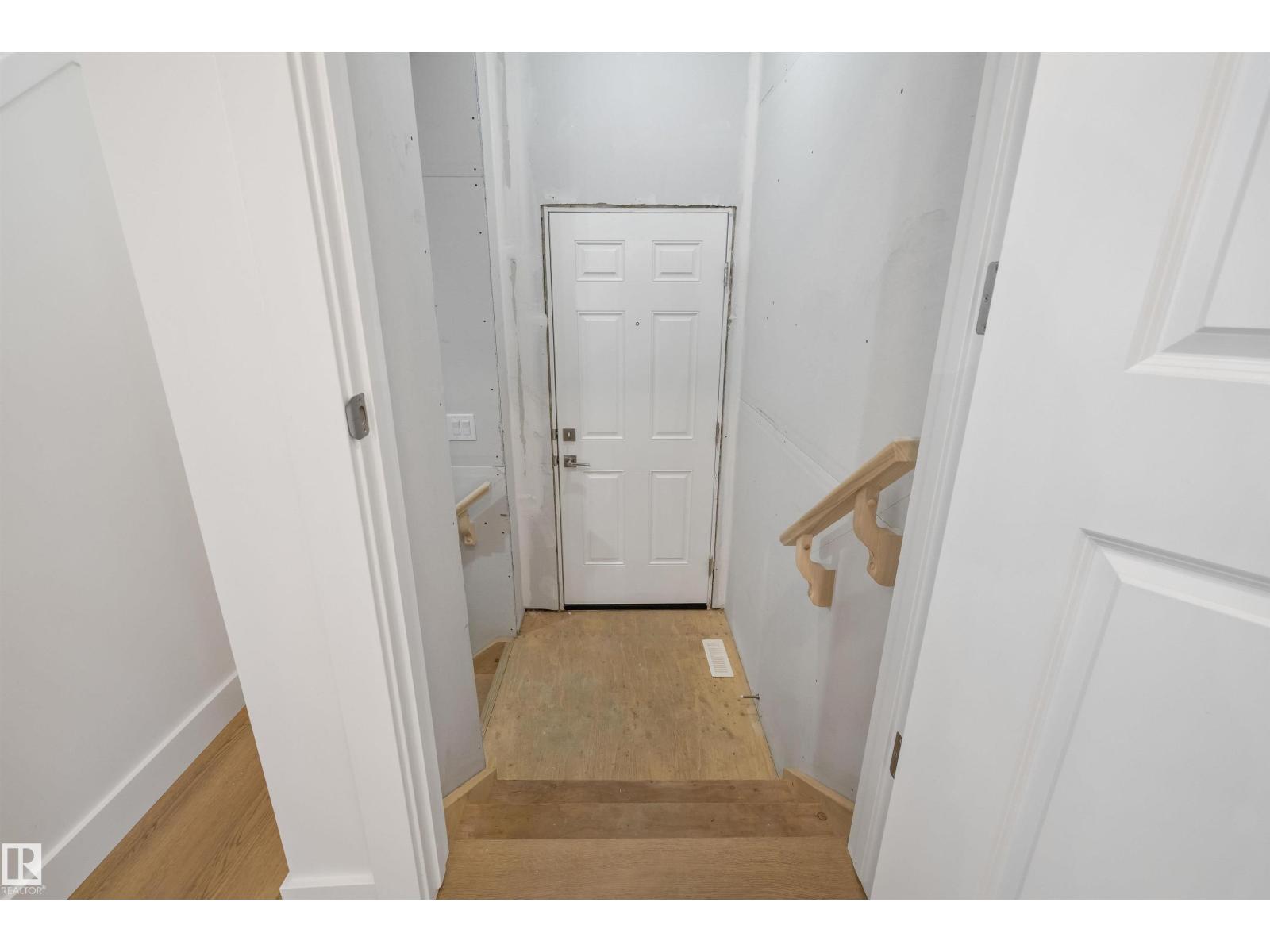 2523 210 St Nw Property Photo 43