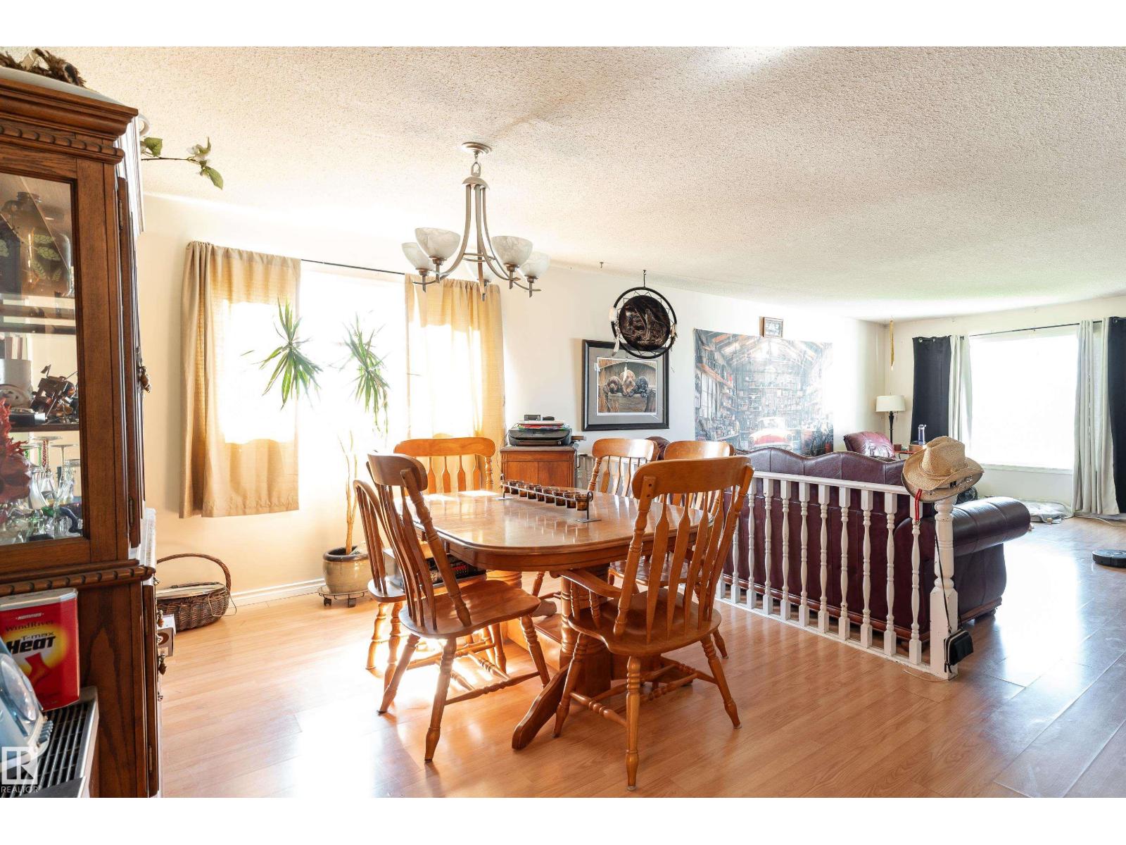 5047 46 St Property Photo 3