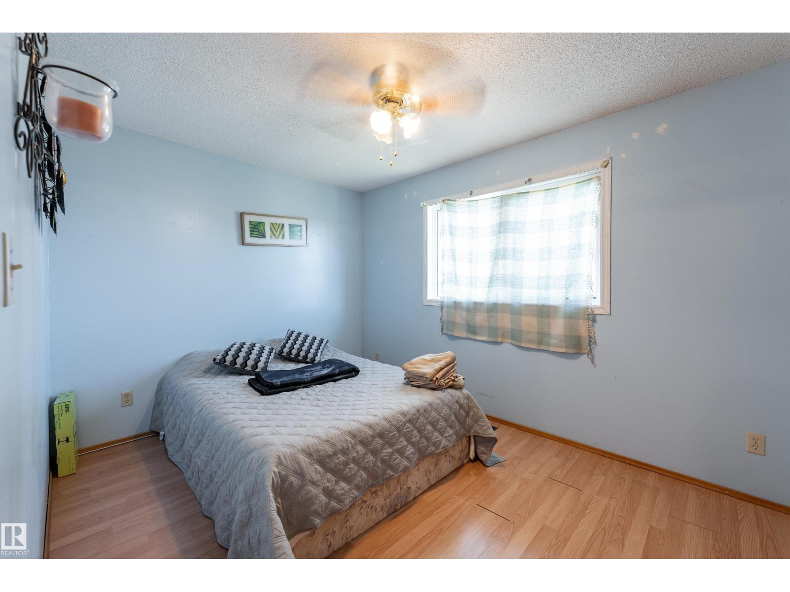 5047 46 St Property Photo 6