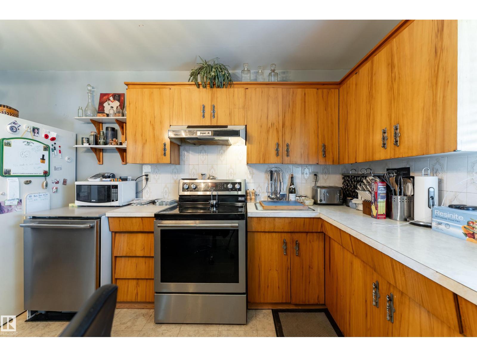 5047 46 St Property Photo 16