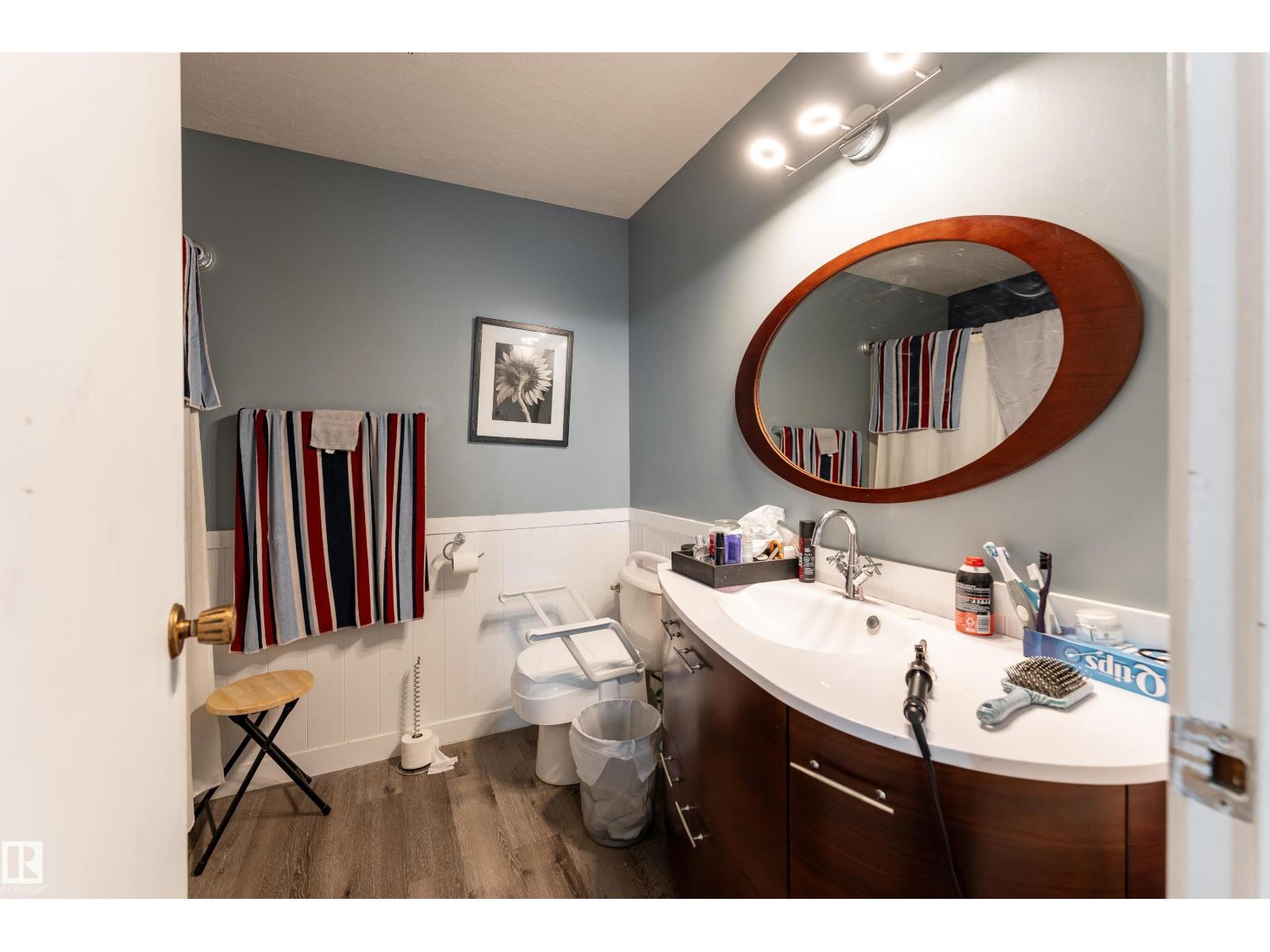 5047 46 St Property Photo 20