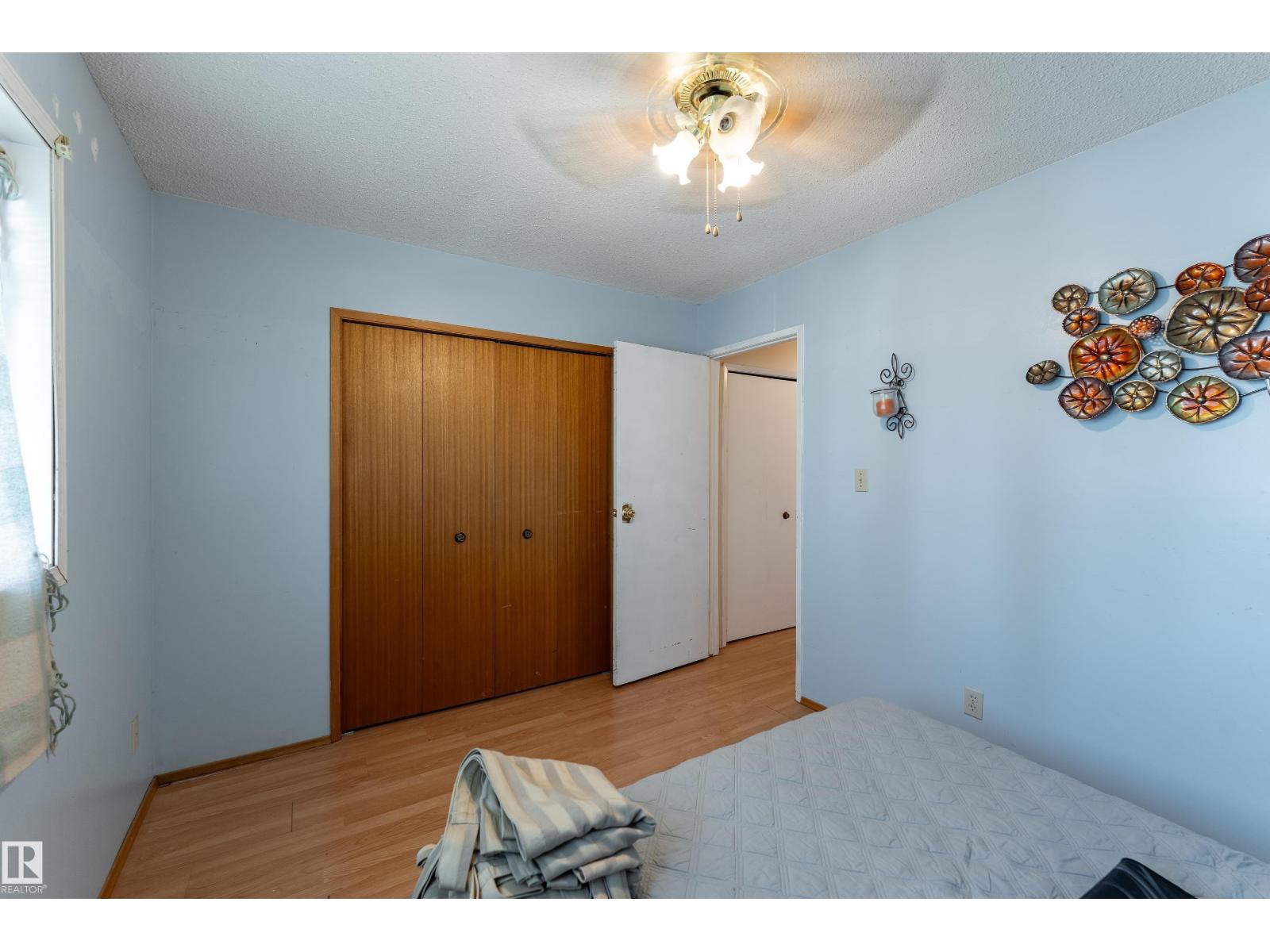 5047 46 St Property Photo 22