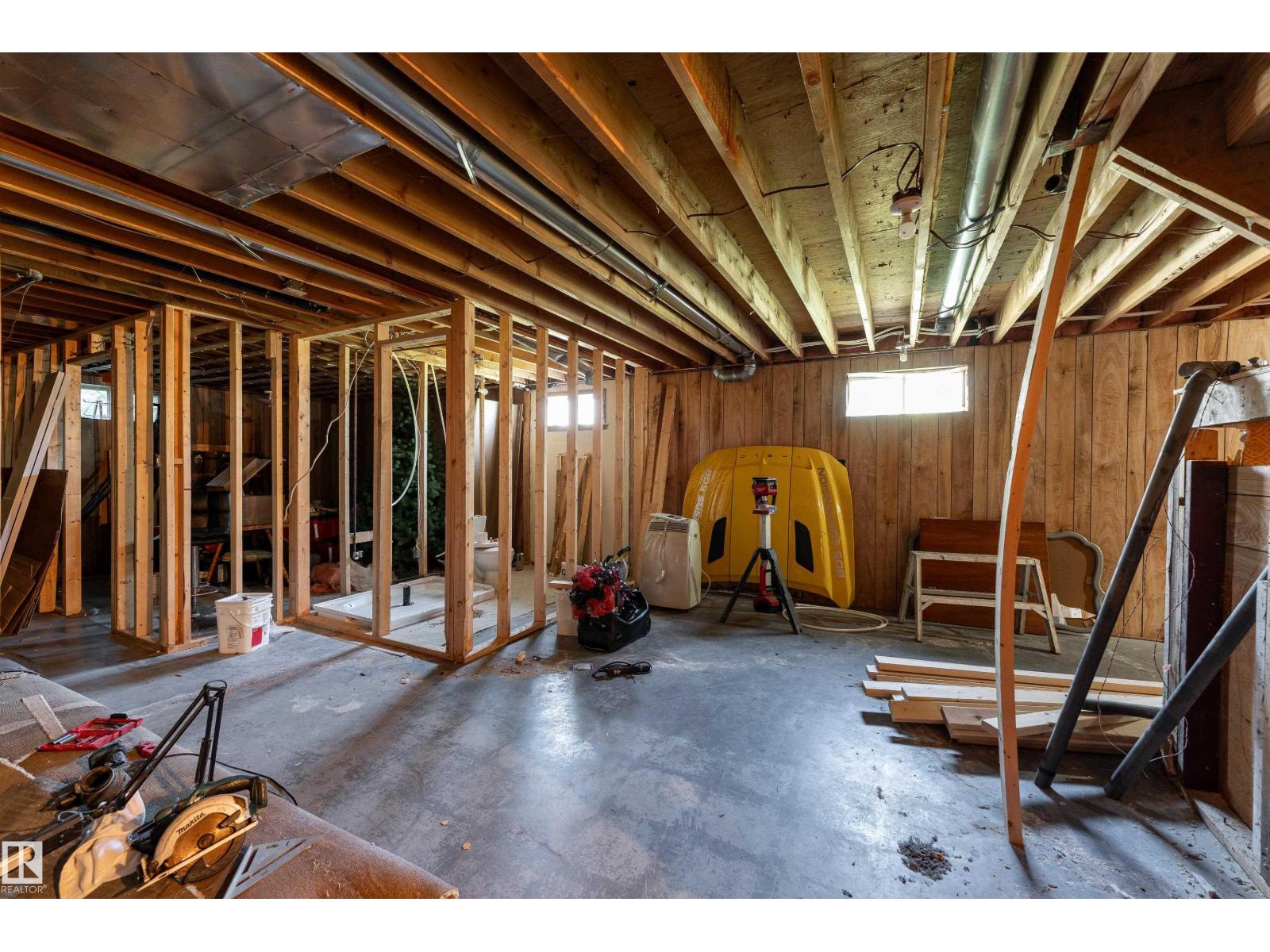 5047 46 St Property Photo 25