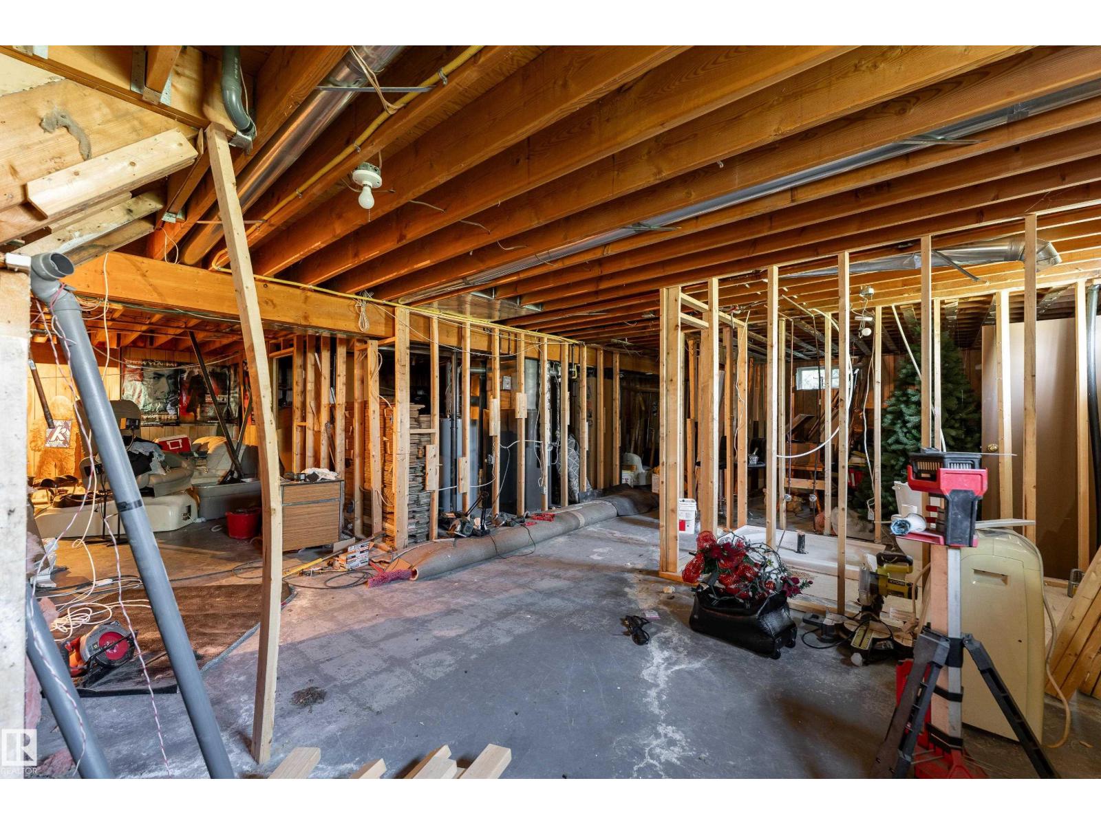 5047 46 St Property Photo 26