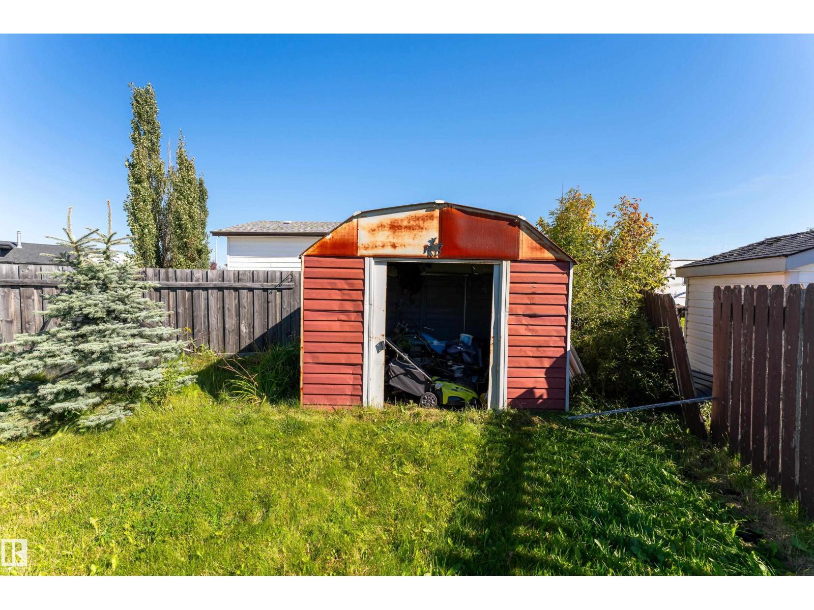 5047 46 St Property Photo 28