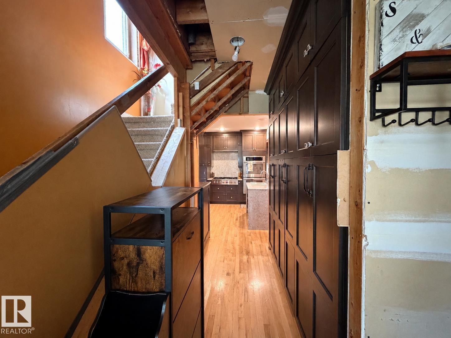 10994 126 St Nw Property Photo 6
