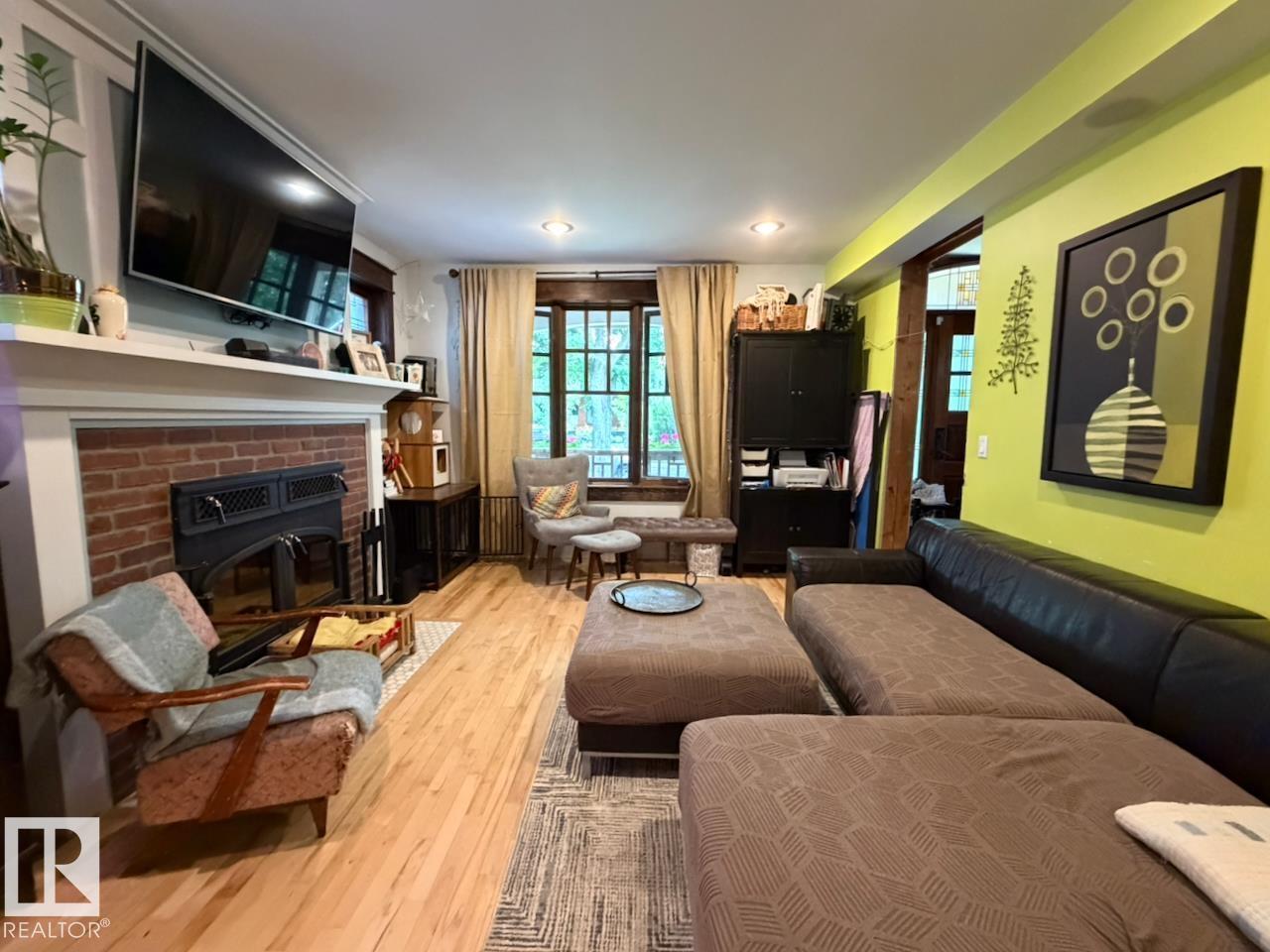 10994 126 St Nw Property Photo 11
