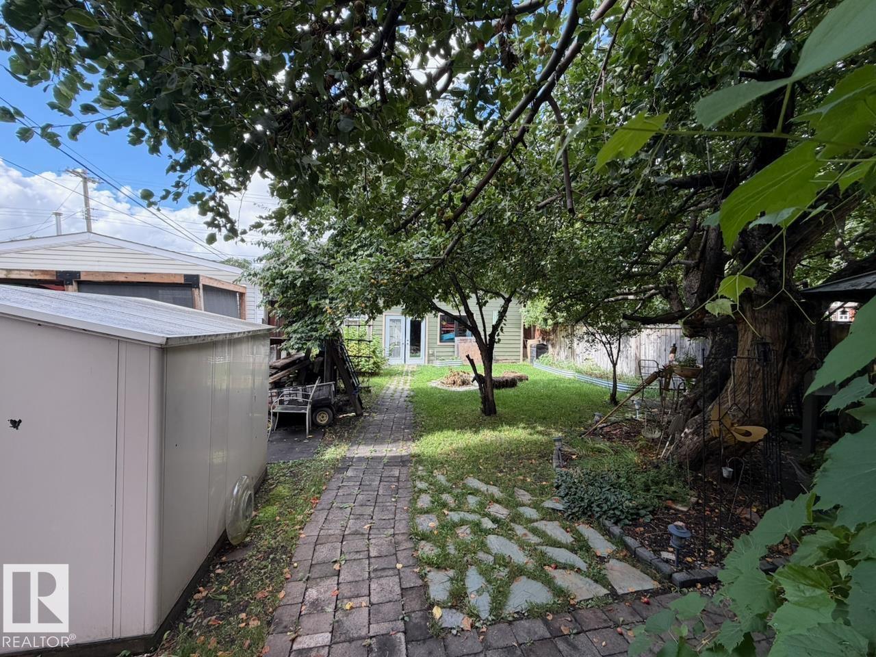 10994 126 St Nw Property Photo 27