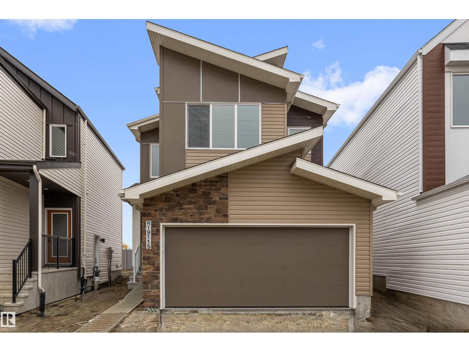 19115 20 Av Nw Property Photo 1