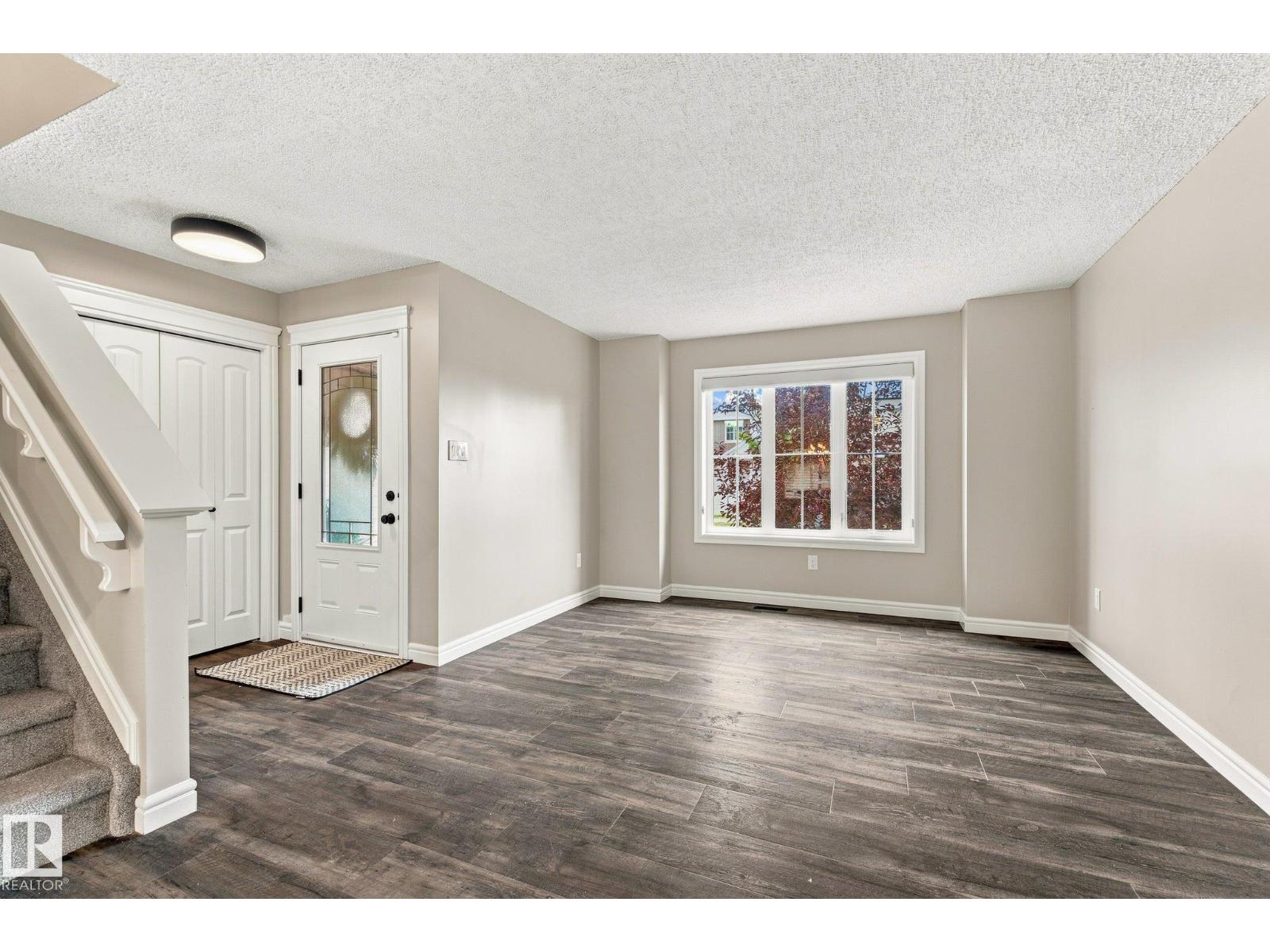 289 Desrochers Bv Sw Property Photo 6