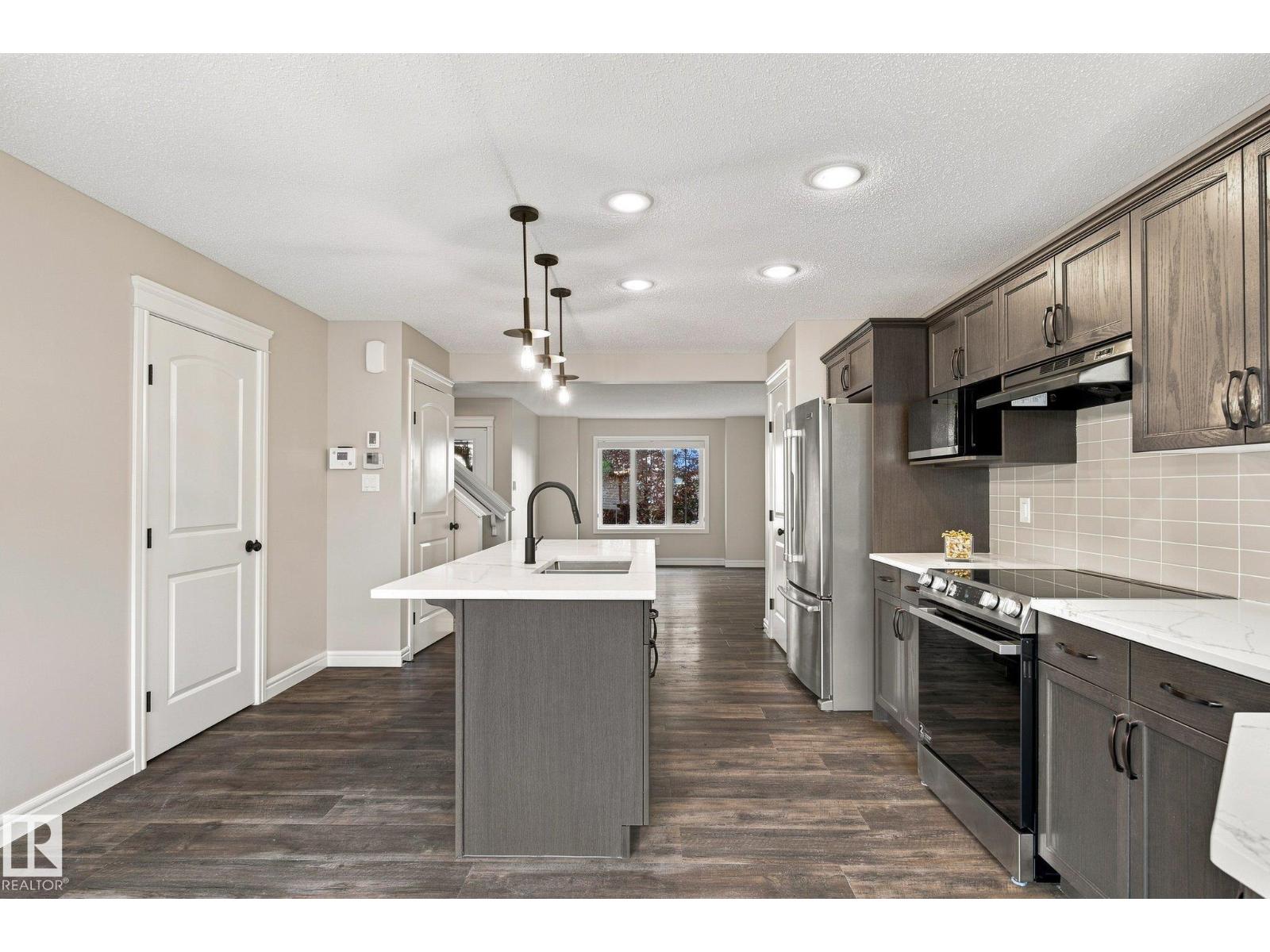 289 Desrochers Bv Sw Property Photo 12