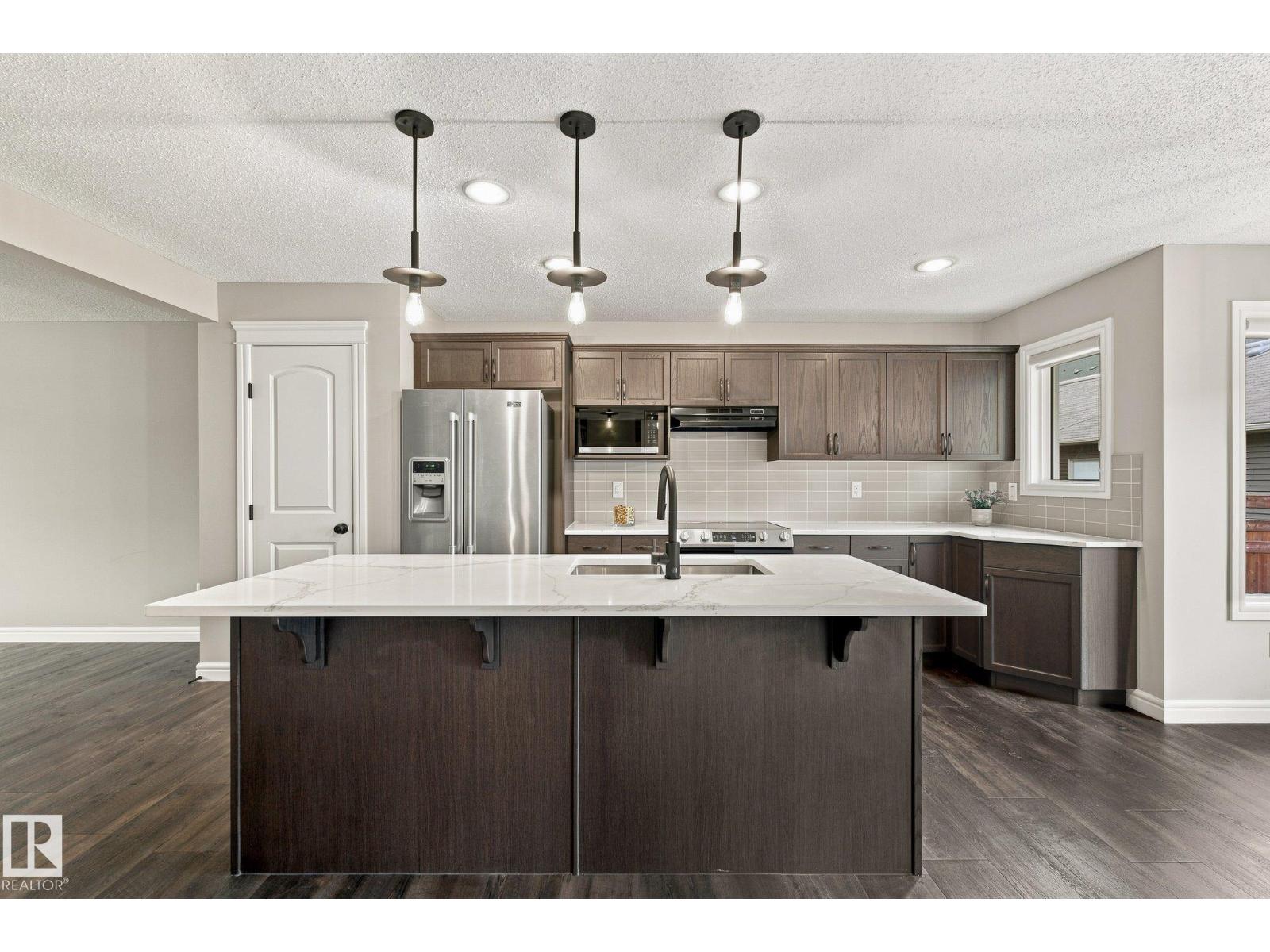 289 Desrochers Bv Sw Property Photo 14
