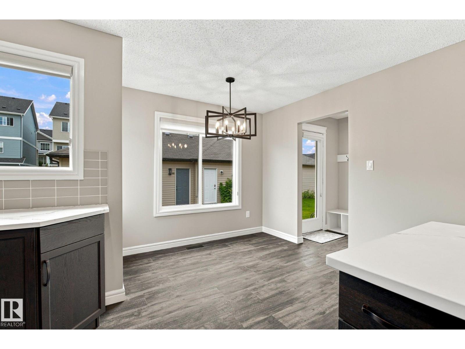 289 Desrochers Bv Sw Property Photo 16