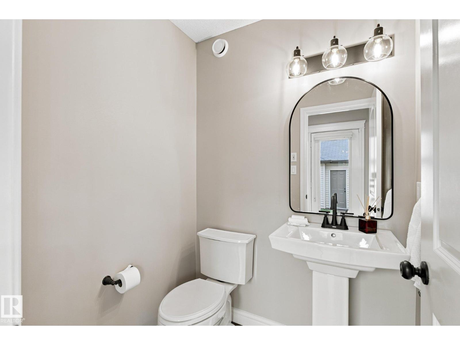 289 Desrochers Bv Sw Property Photo 19