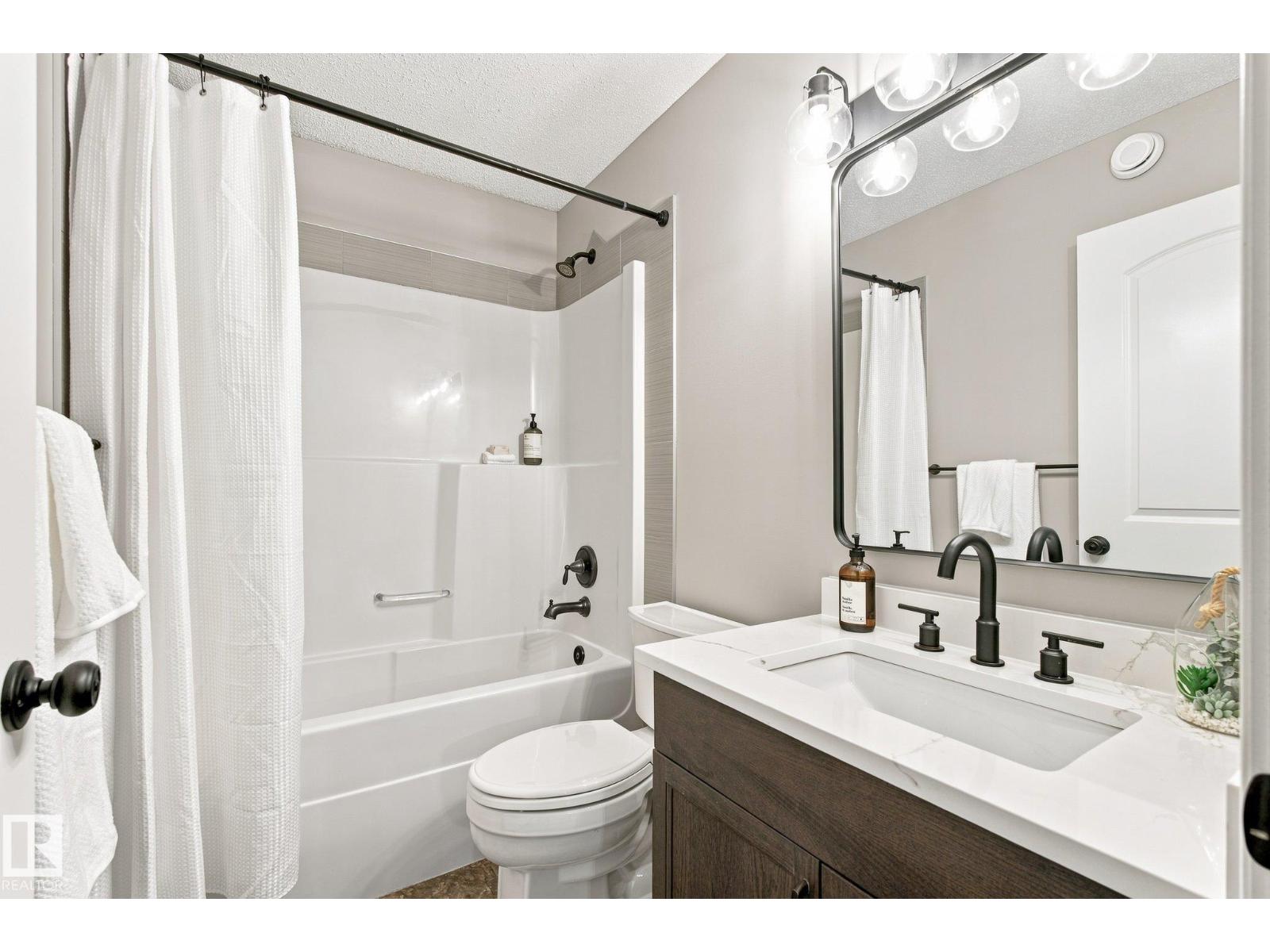 289 Desrochers Bv Sw Property Photo 35