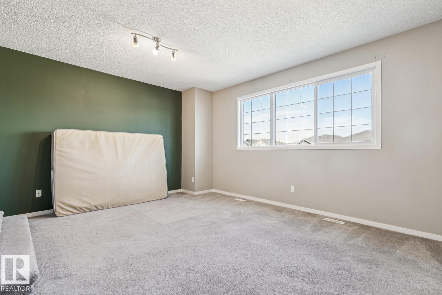 12007 173 Av Nw Property Photo 44