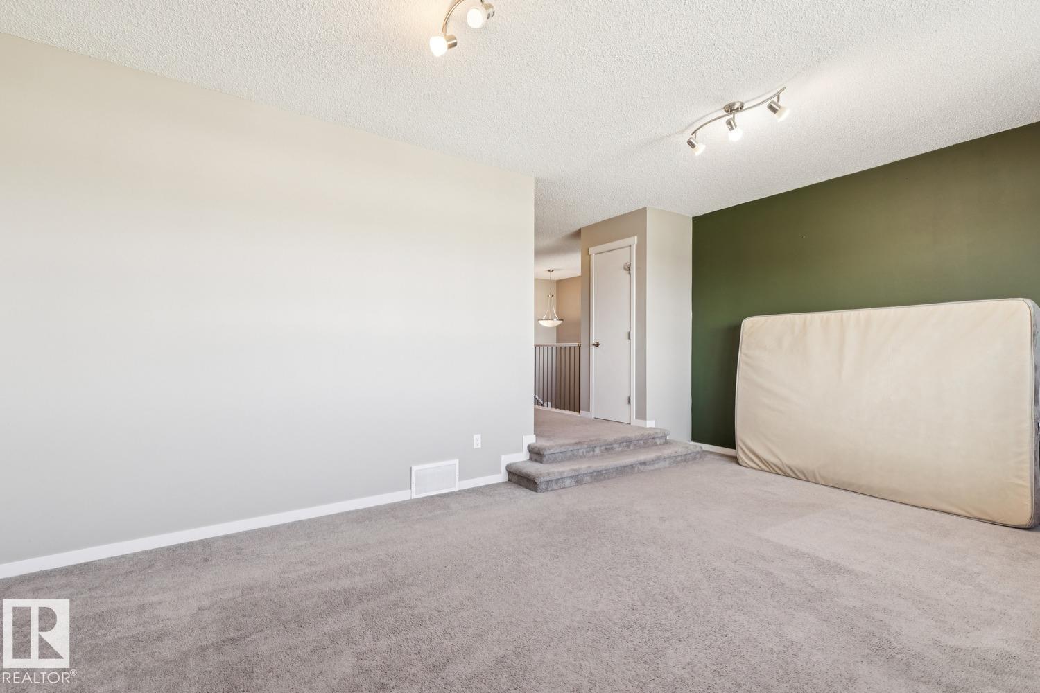 12007 173 Av Nw Property Photo 46