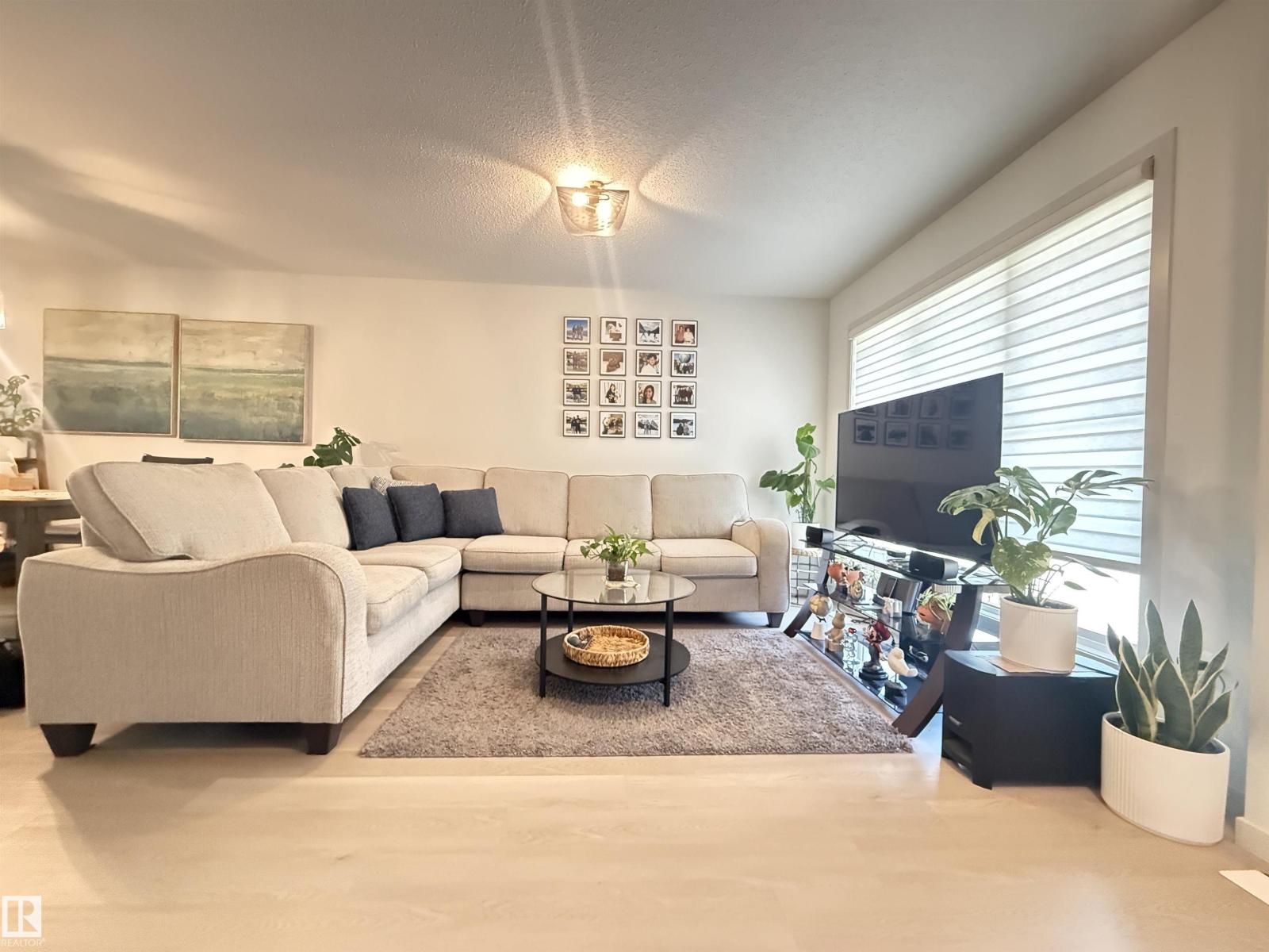 6283 176 Av Nw Property Photo 4