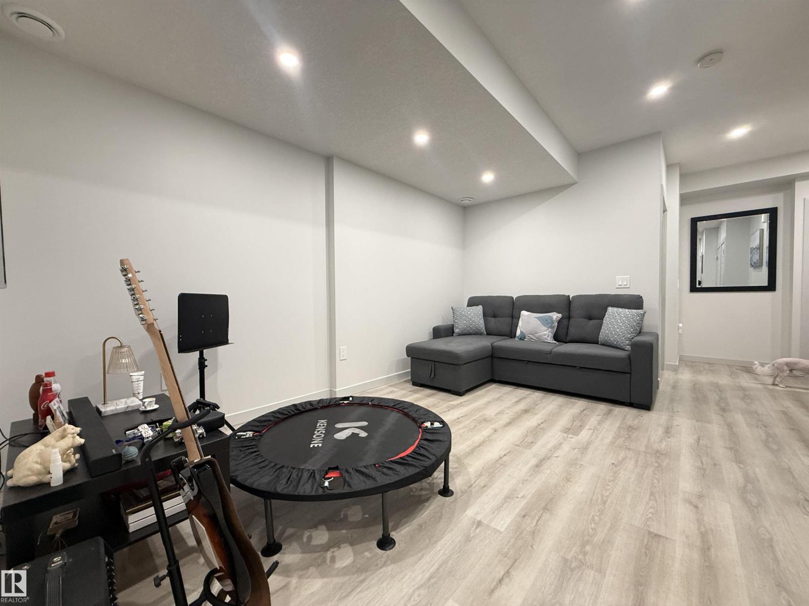 6283 176 Av Nw Property Photo 22