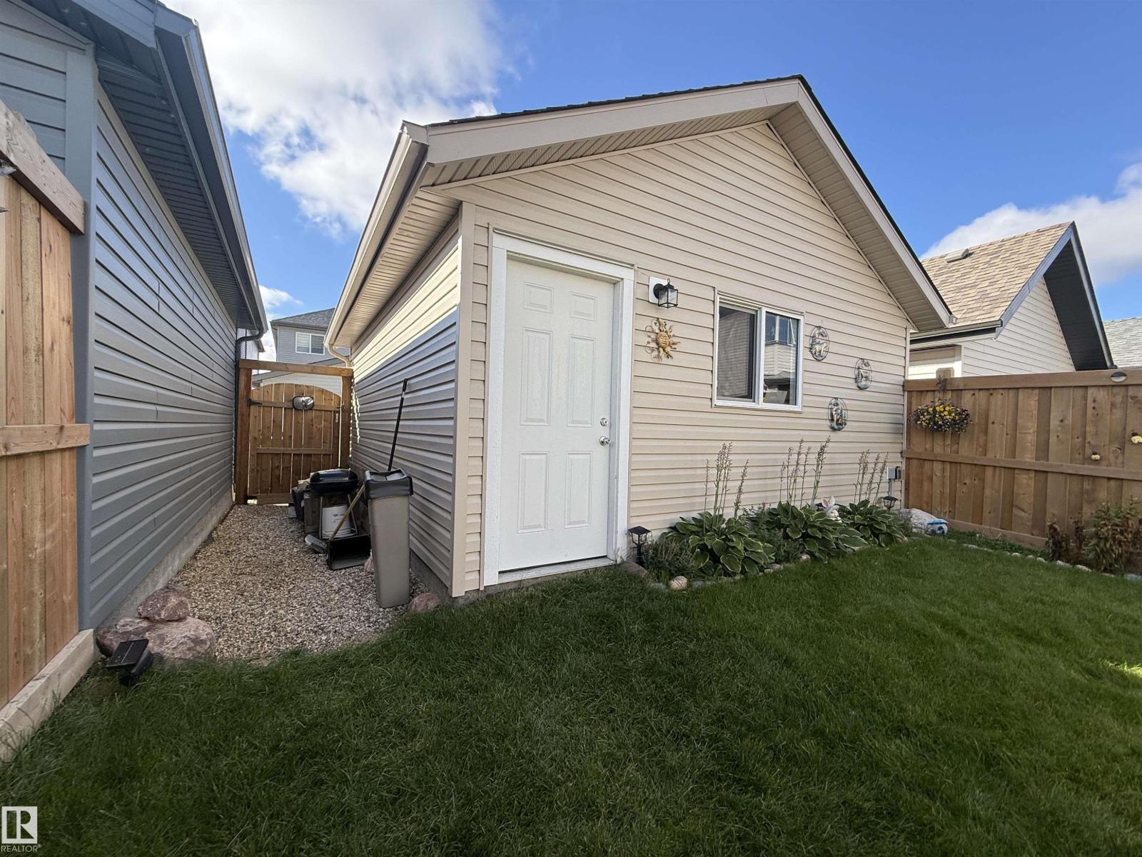 6283 176 Av Nw Property Photo 34