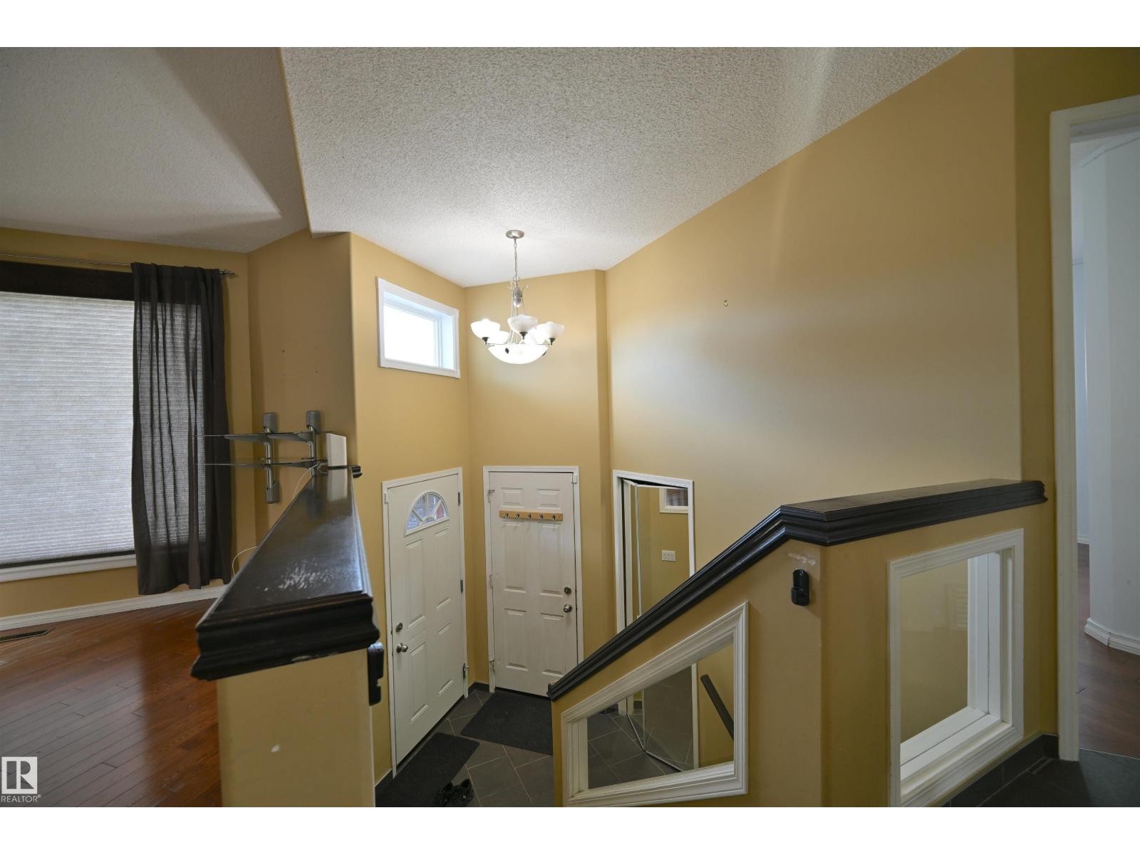 5304 155 Av Nw Property Photo 4