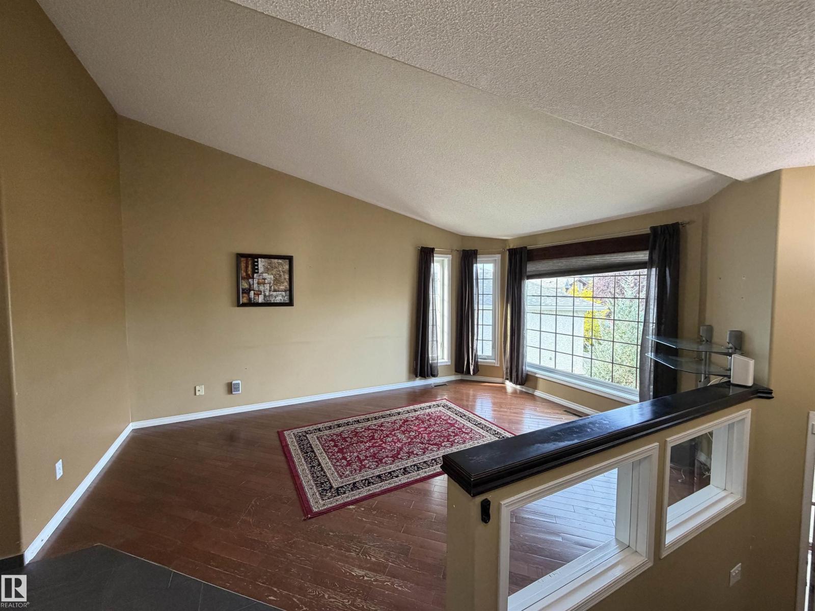 5304 155 Av Nw Property Photo 5