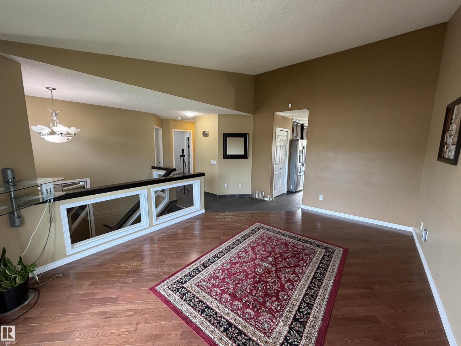 5304 155 Av Nw Property Photo 8