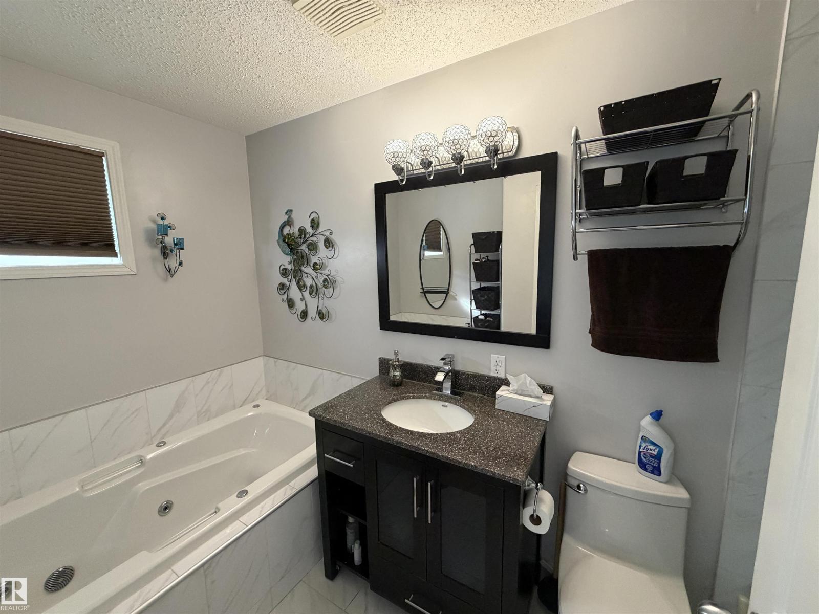 5304 155 Av Nw Property Photo 27