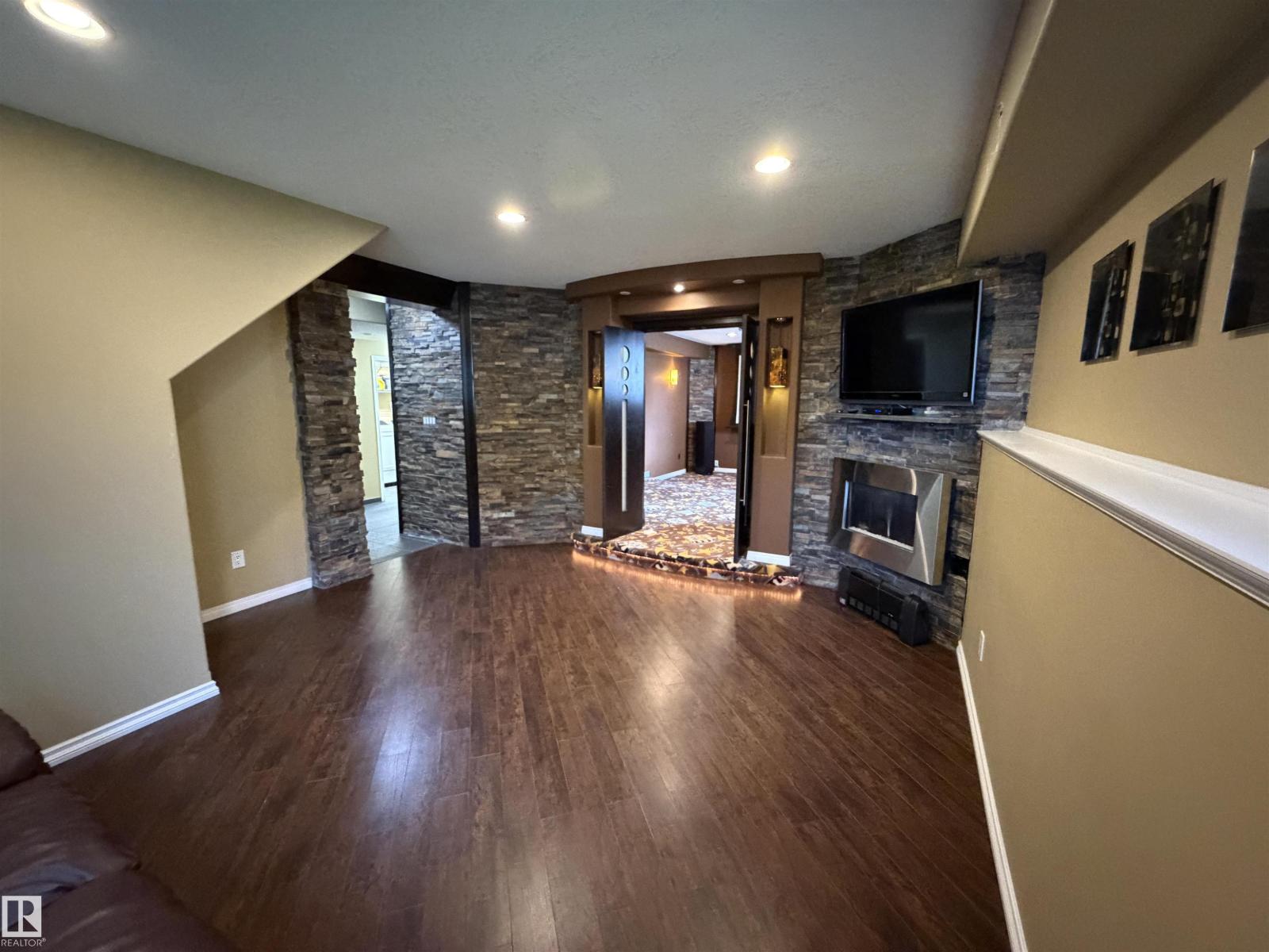 5304 155 Av Nw Property Photo 30