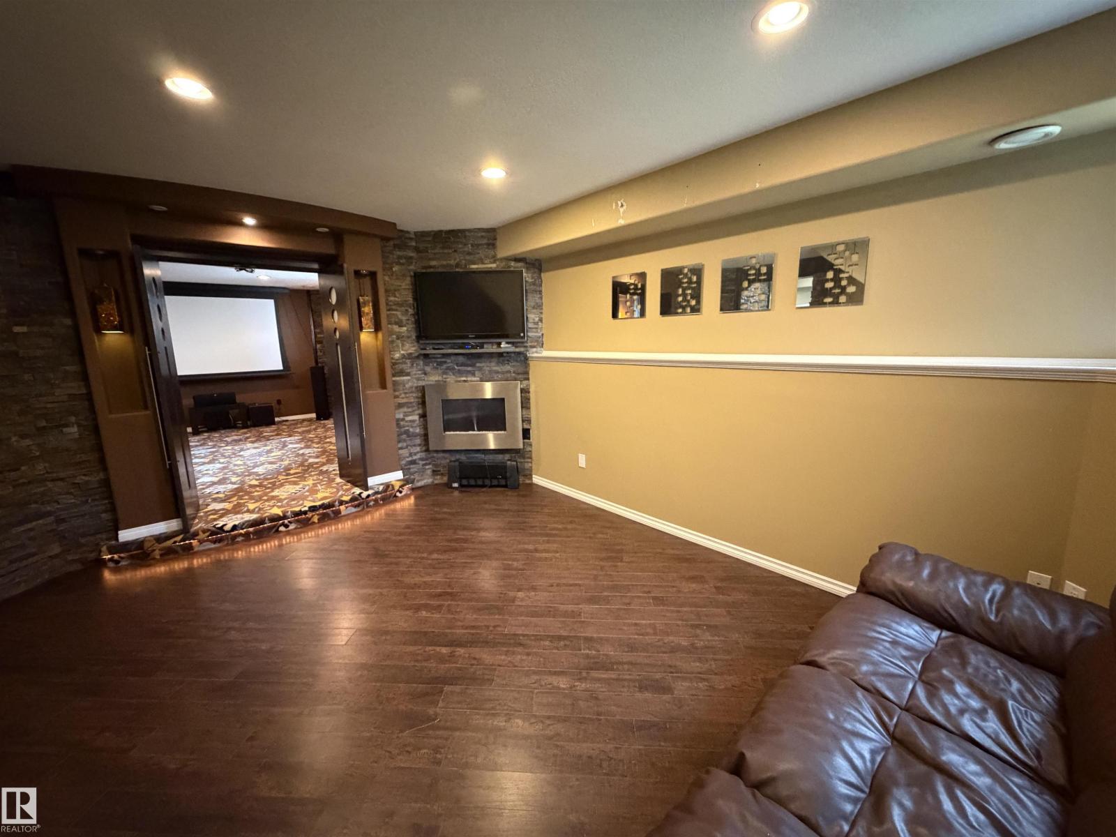5304 155 Av Nw Property Photo 31