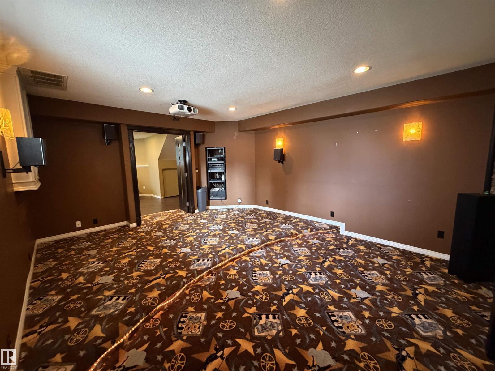 5304 155 Av Nw Property Photo 35