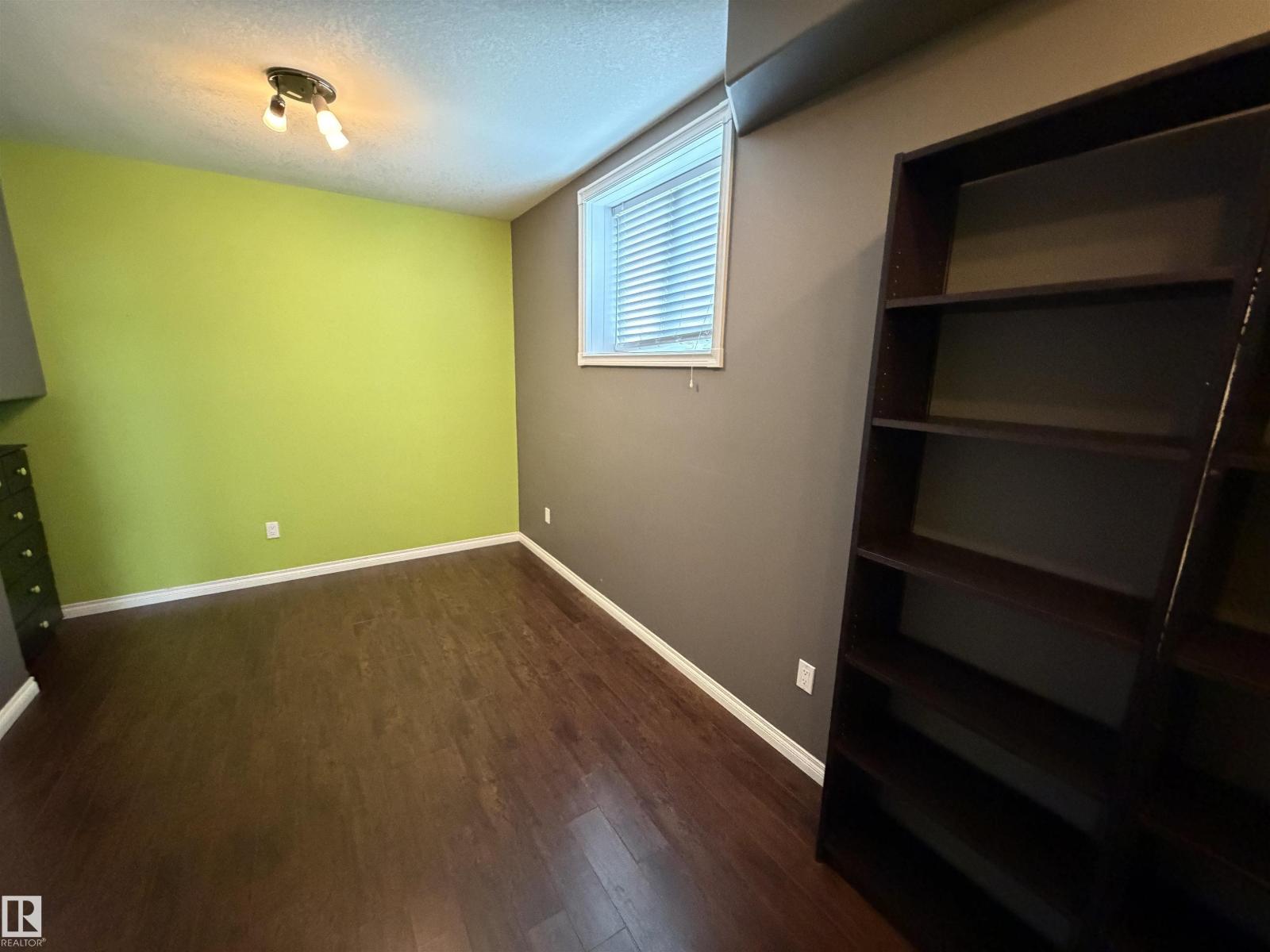 5304 155 Av Nw Property Photo 38