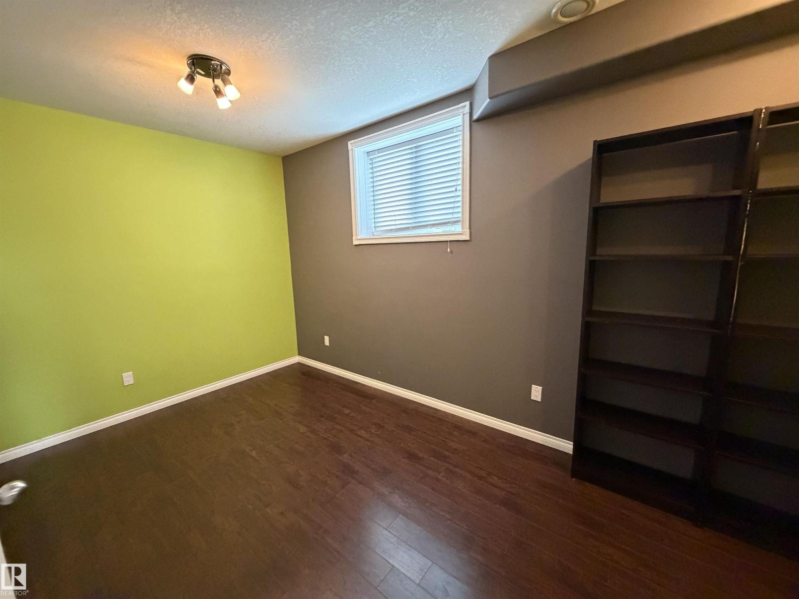 5304 155 Av Nw Property Photo 39