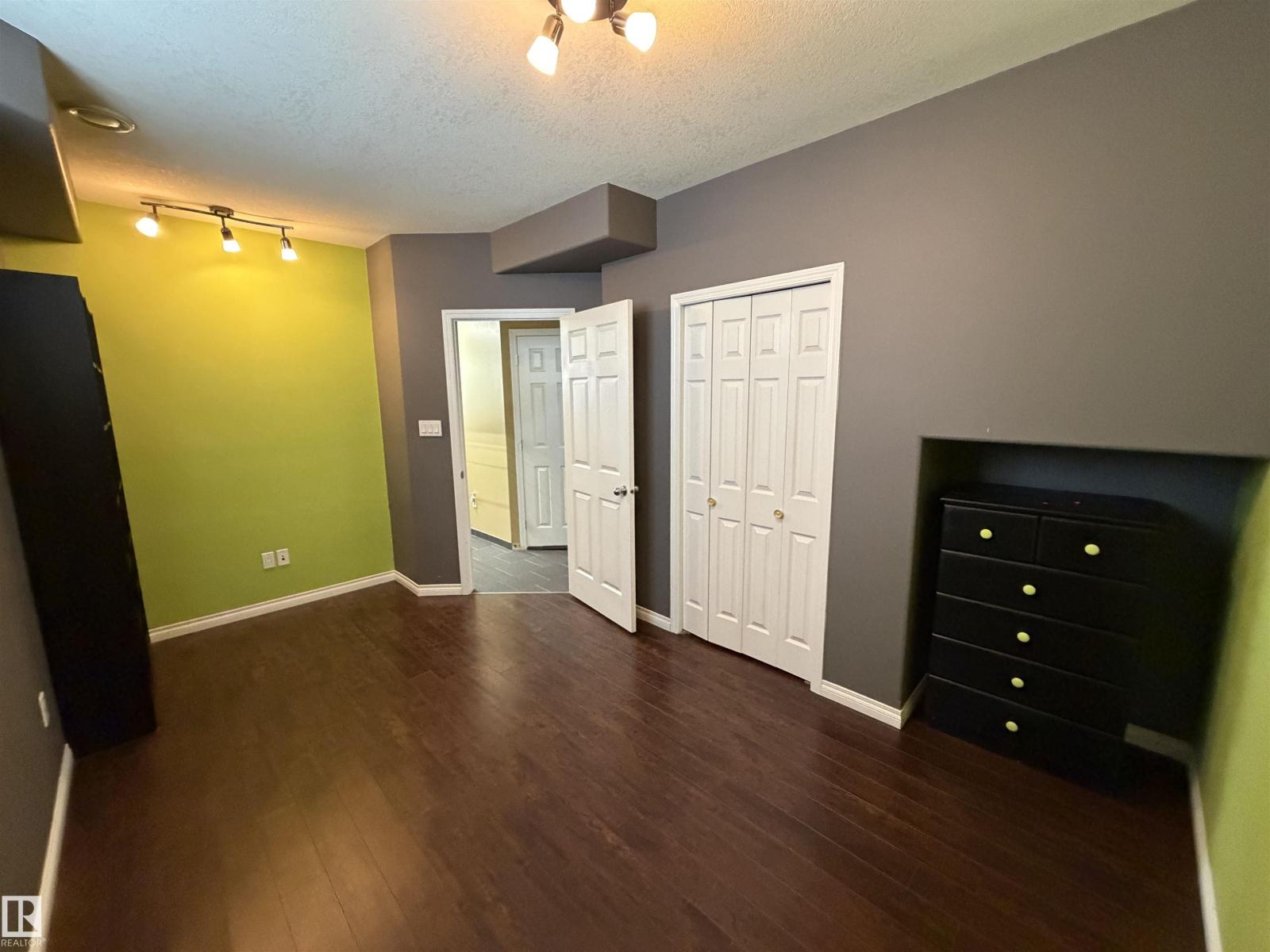 5304 155 Av Nw Property Photo 40