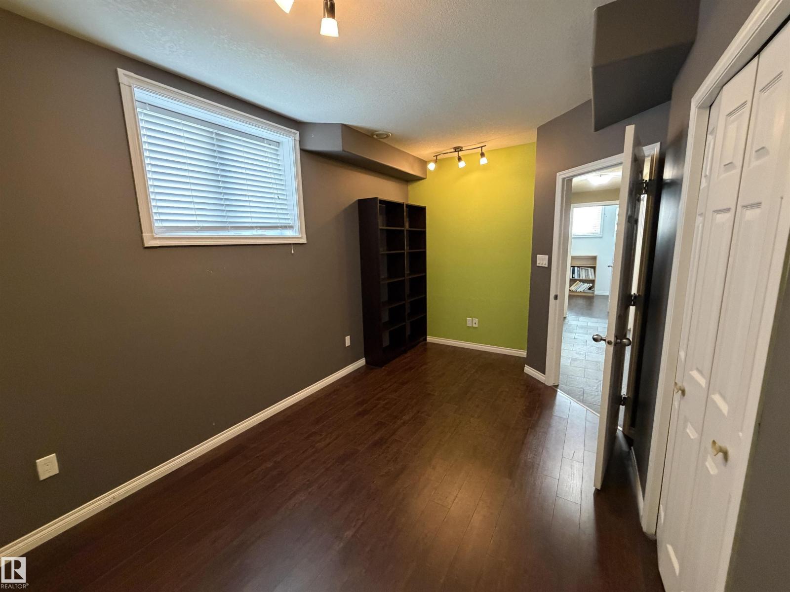5304 155 Av Nw Property Photo 41