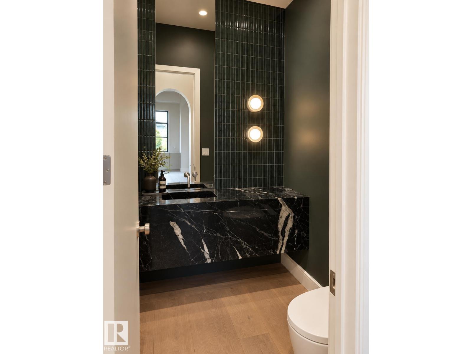 9243 148 St Nw Property Photo 16