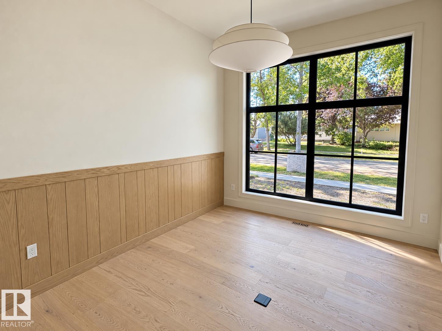 9243 148 St Nw Property Photo 18