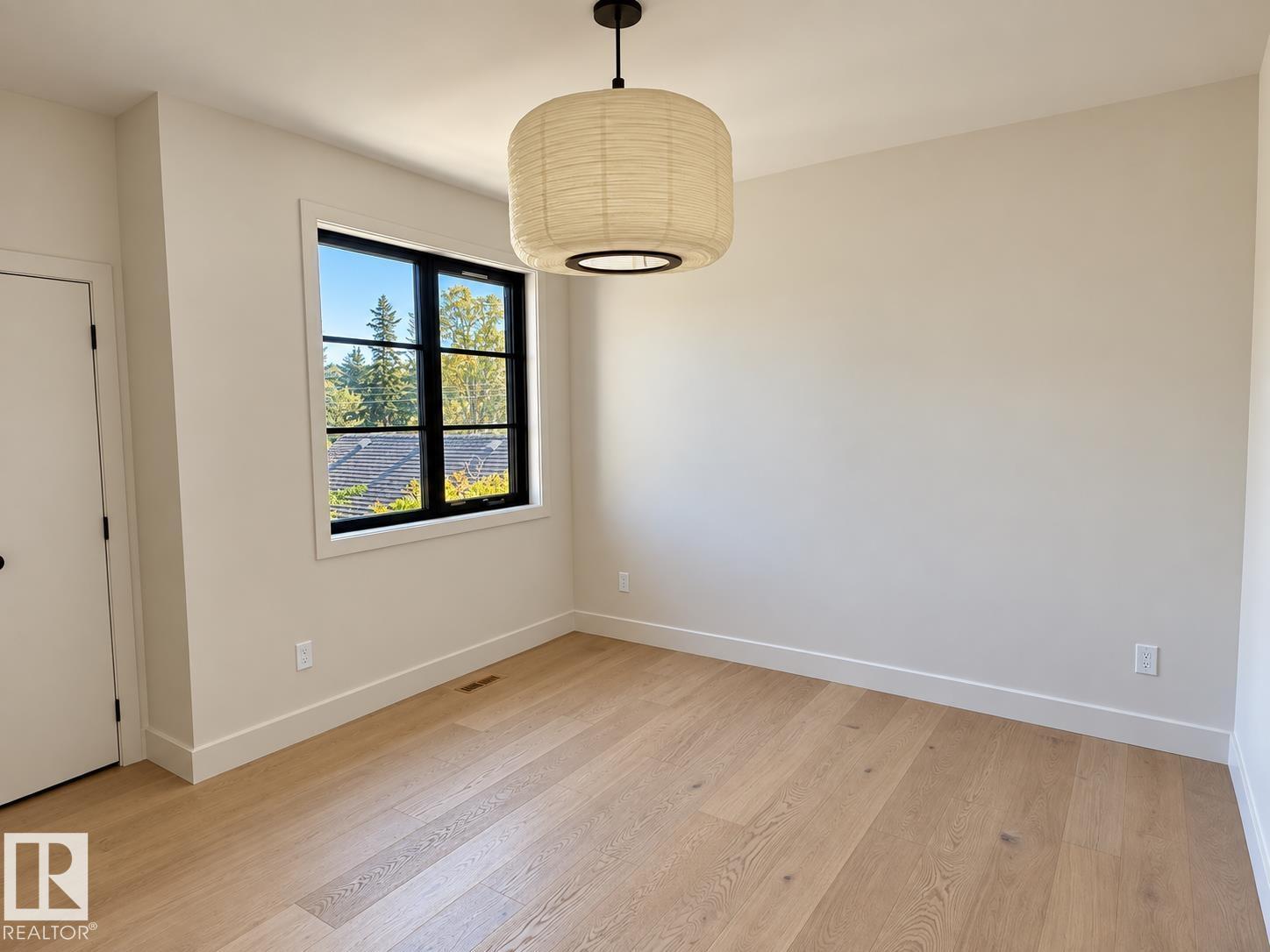 9243 148 St Nw Property Photo 32