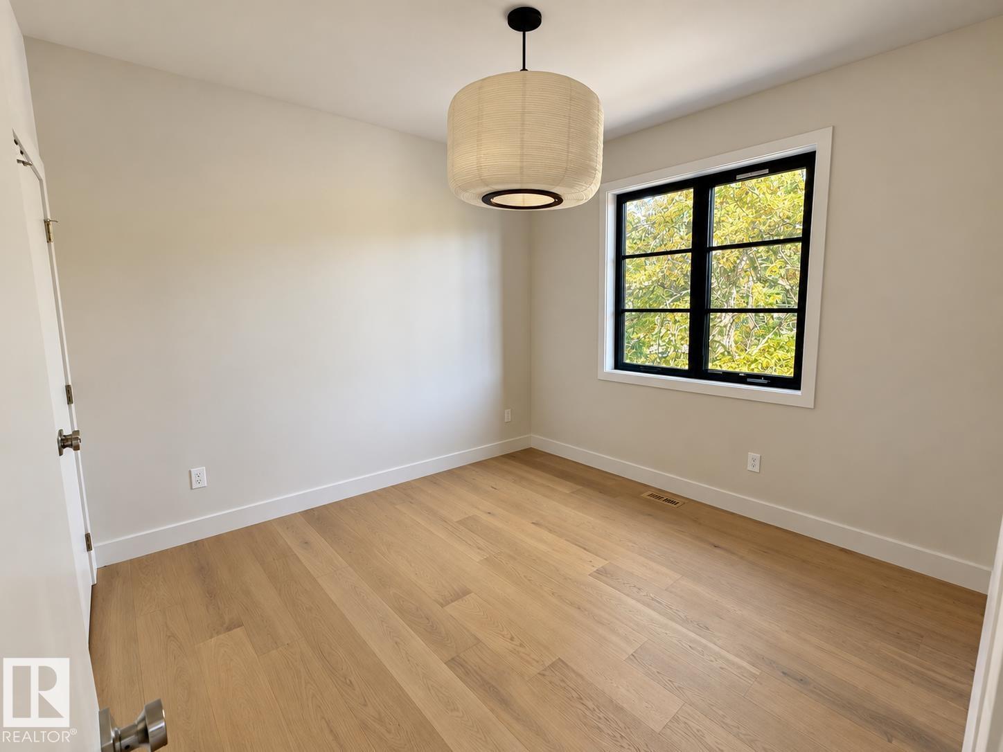 9243 148 St Nw Property Photo 36