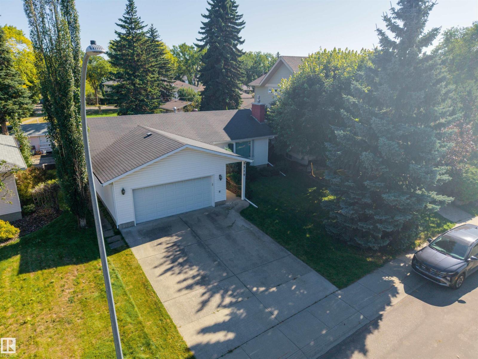 9319 147 ST NW NW Property Photo 1