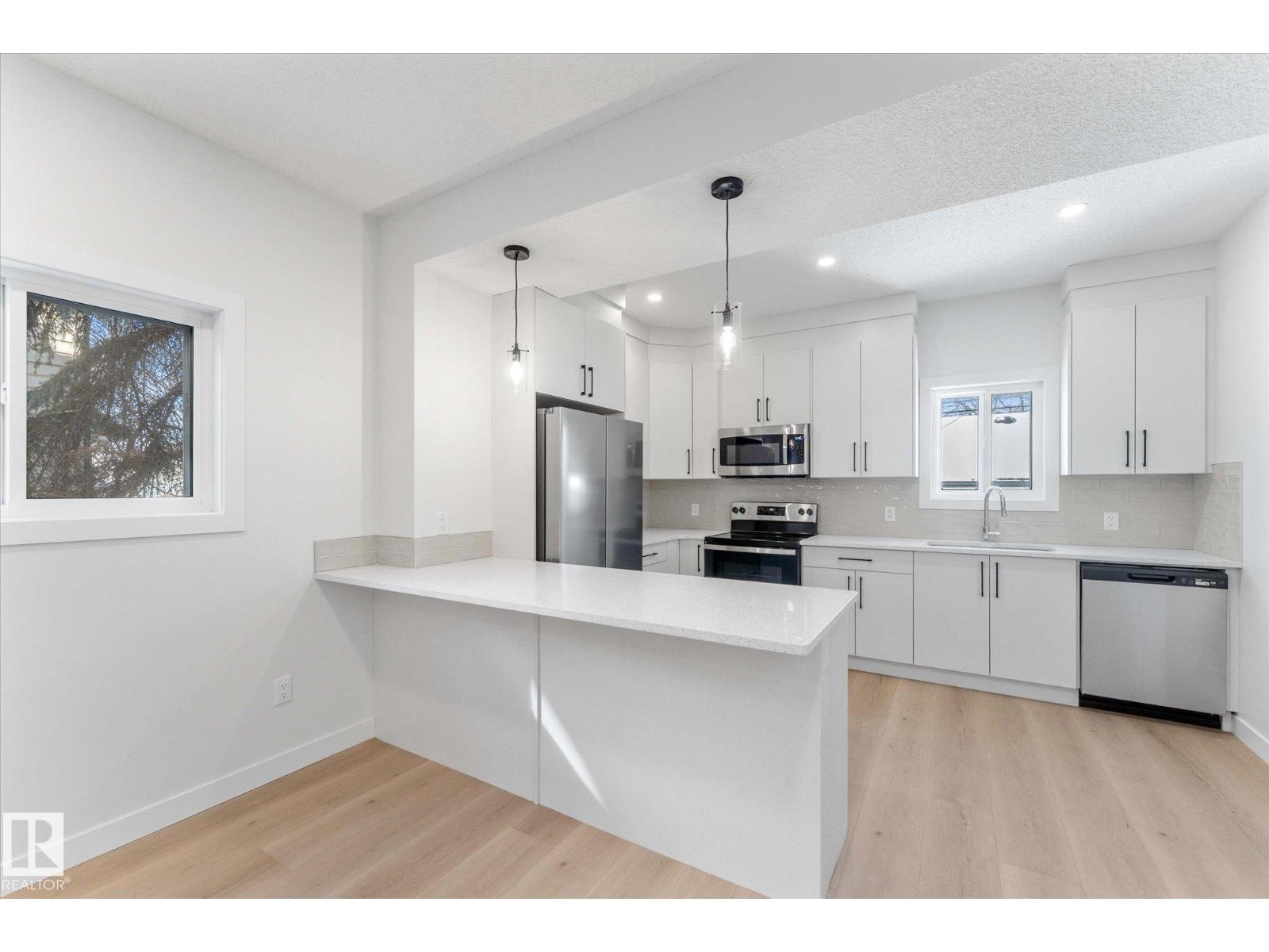 12033 92 ST NW Property Photo 1
