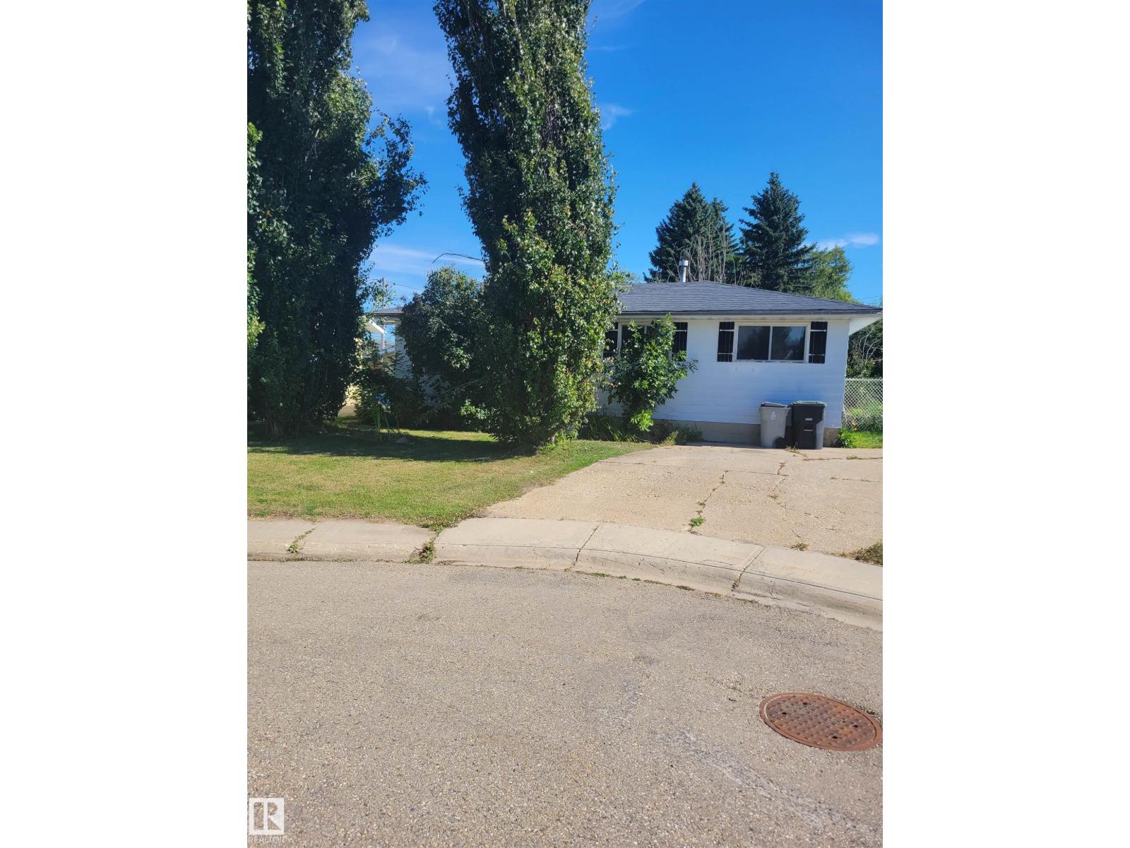 5111 59 St Property Photo 1