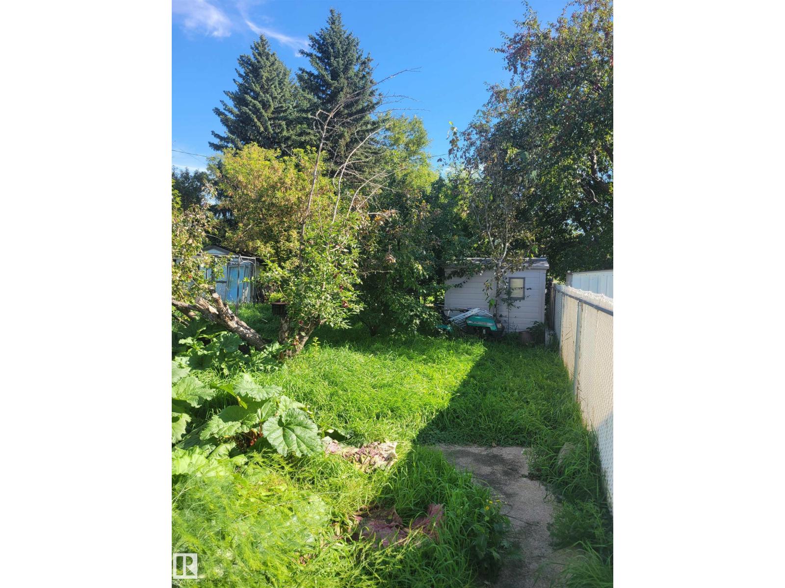 5111 59 St Property Photo 4