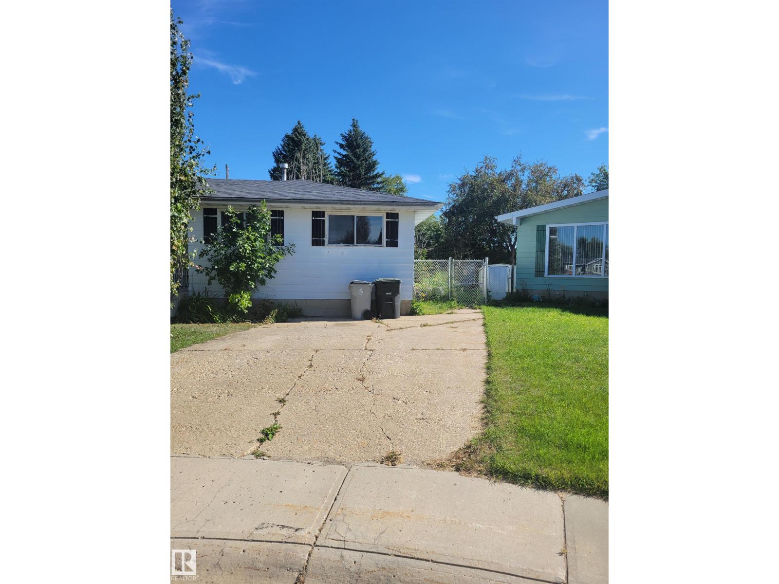 5111 59 St Property Photo 6