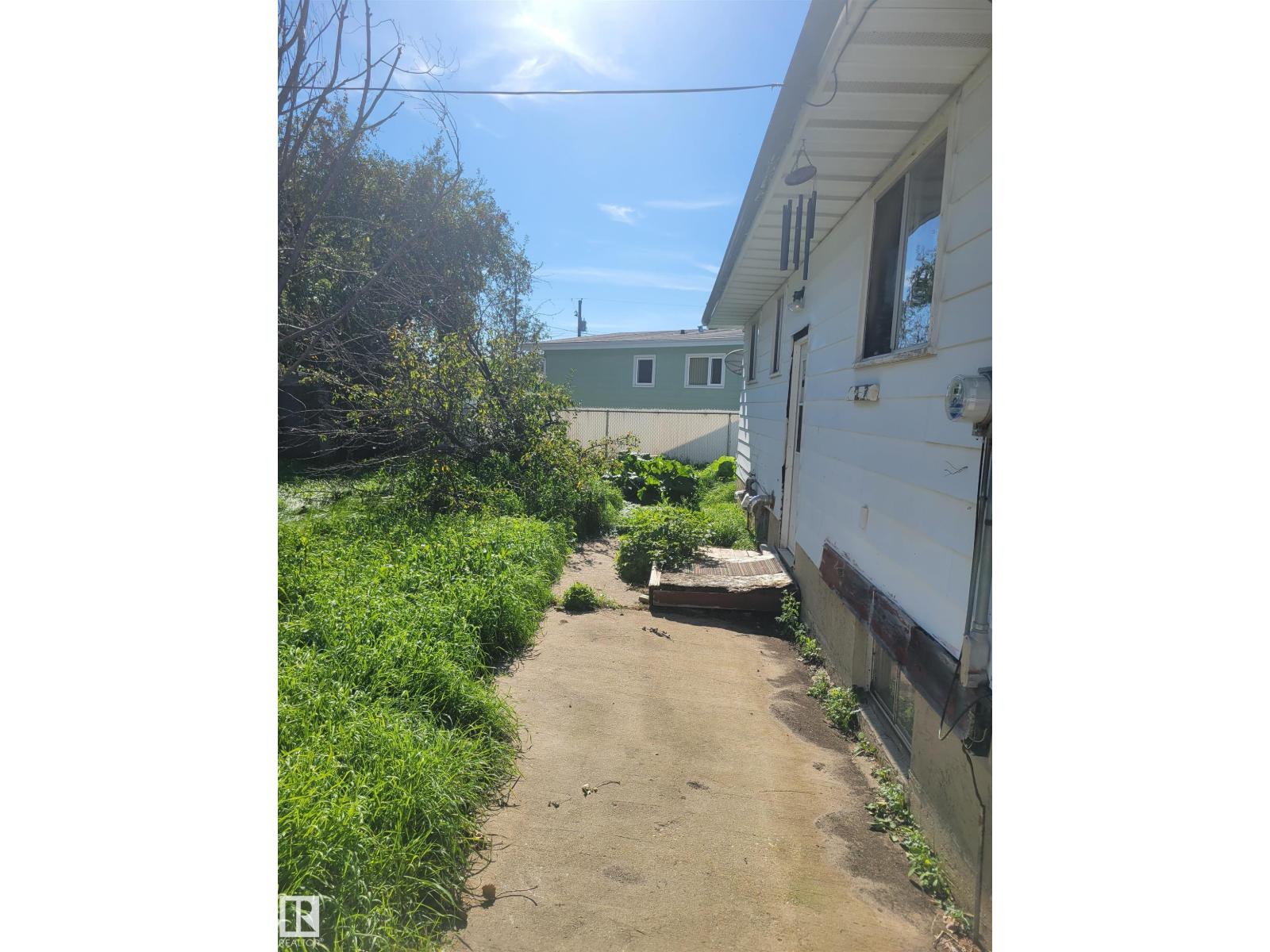 5111 59 St Property Photo 7