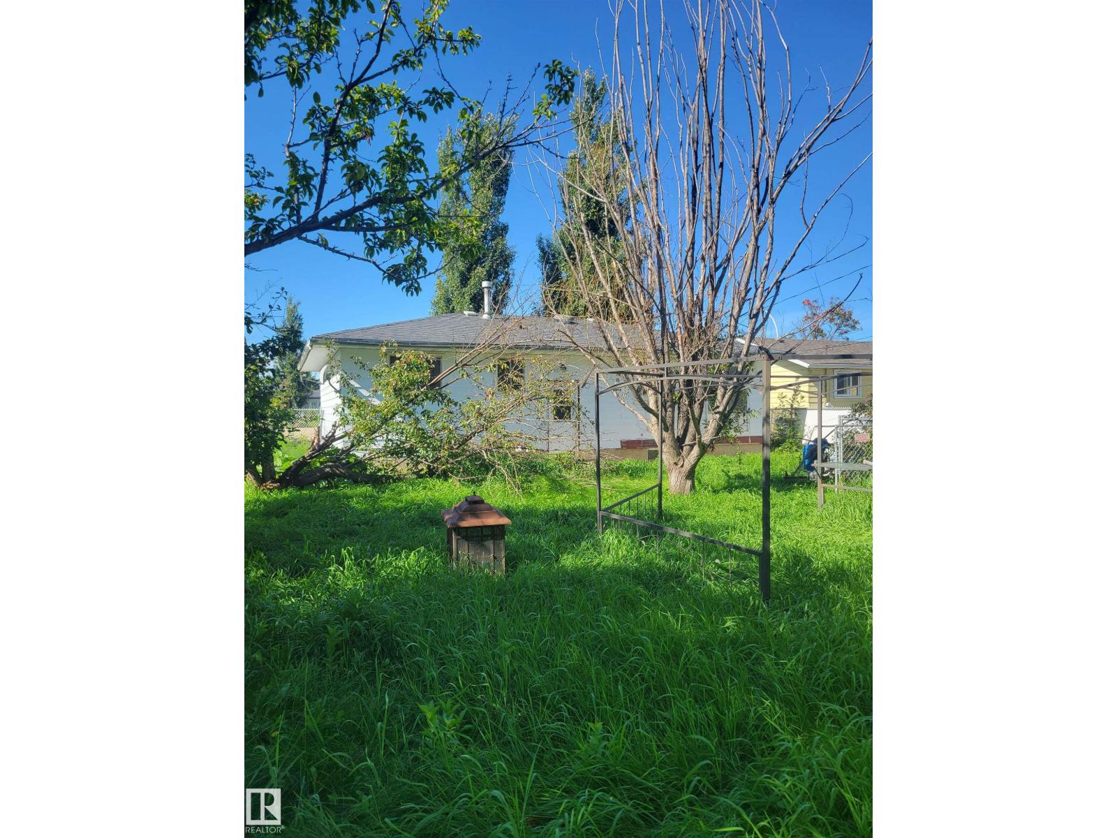 5111 59 St Property Photo 14