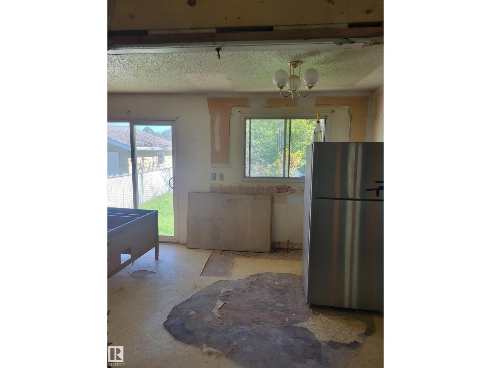 5111 59 St Property Photo 18