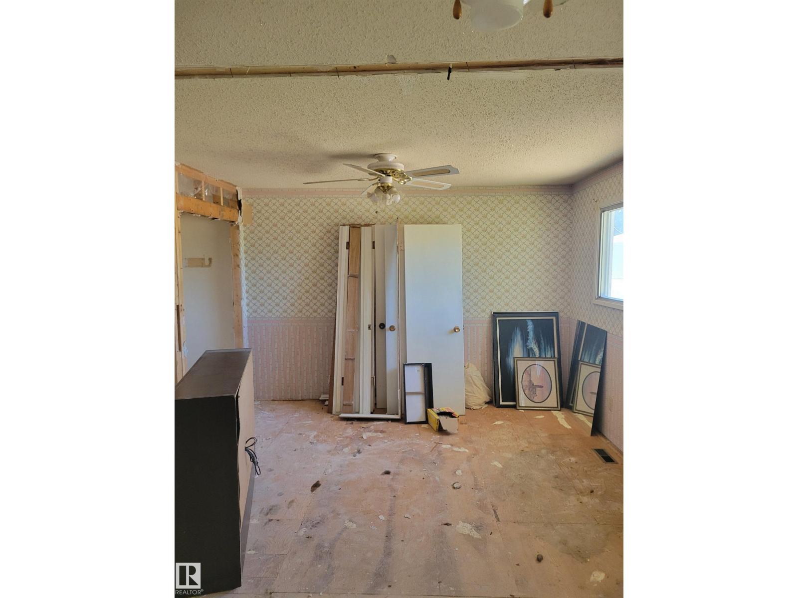 5111 59 St Property Photo 19