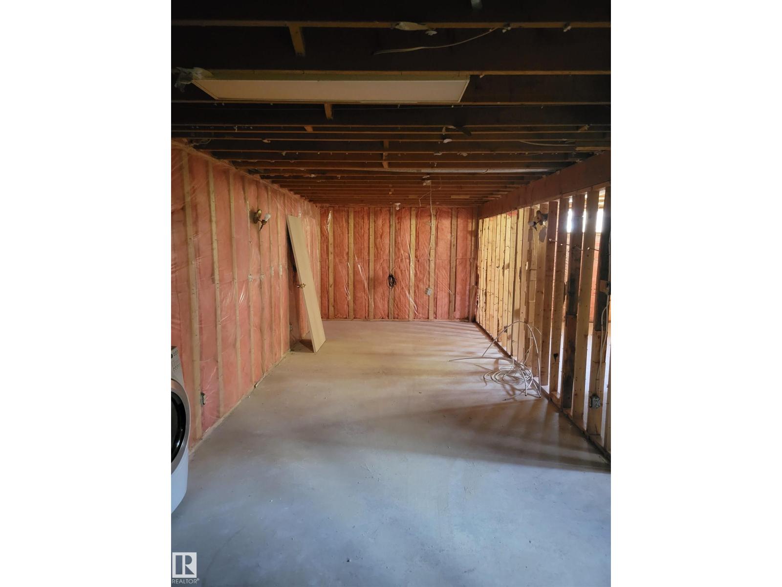 5111 59 St Property Photo 24