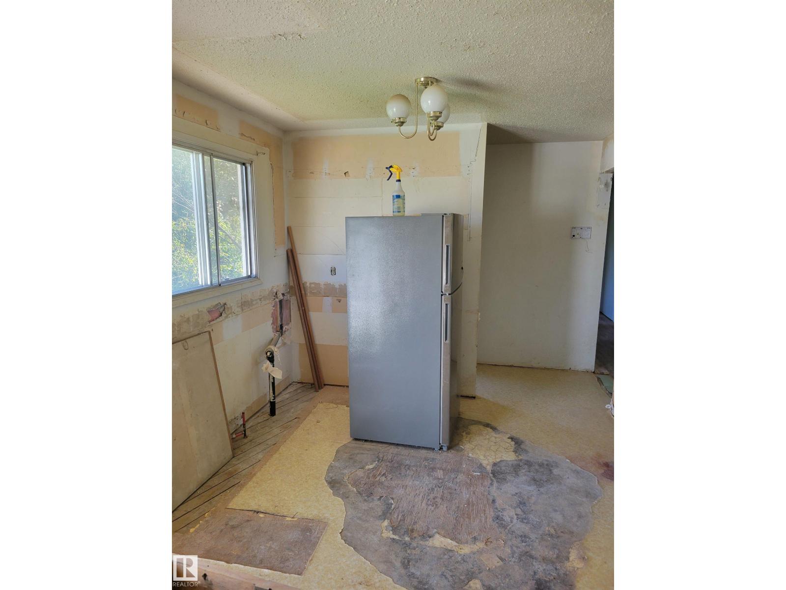 5111 59 St Property Photo 35